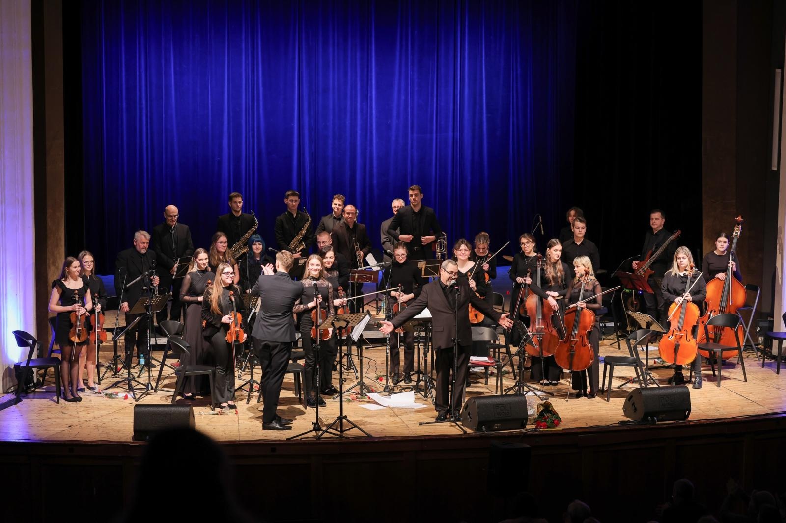 Zdjęcie w galerii na portalu naszraciborz.pl: Koncert świąteczno-noworoczny orkiestr RCK wiadomości z regionu