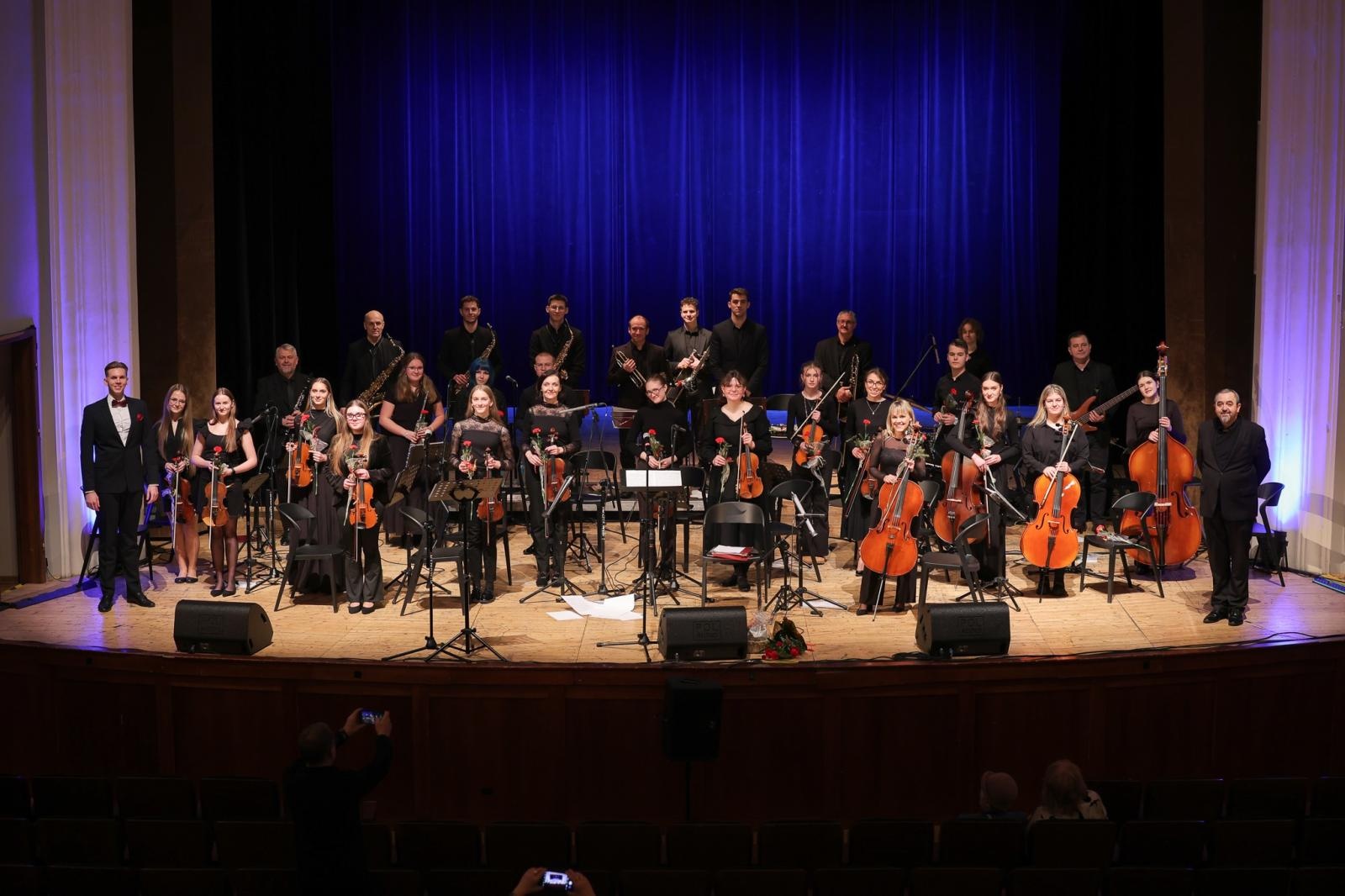 Zdjęcie w galerii na portalu naszraciborz.pl: Koncert świąteczno-noworoczny orkiestr RCK wiadomości z regionu