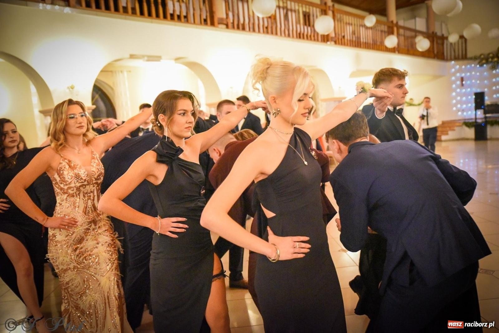 Zdjęcie w galerii na portalu naszraciborz.pl: Studniówka raciborskiego Ekonomika na bis! [FOTO i WIDEO] wiadomości z regionu