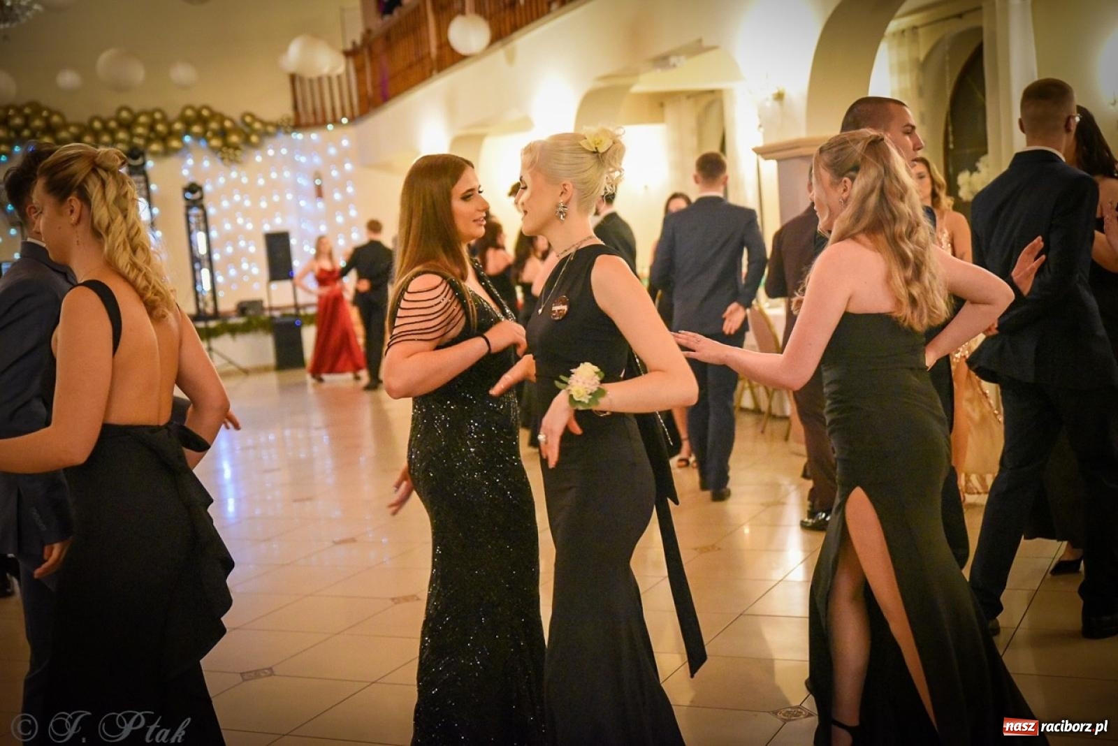 Zdjęcie w galerii na portalu naszraciborz.pl: Studniówka raciborskiego Ekonomika na bis! [FOTO i WIDEO] wiadomości z regionu