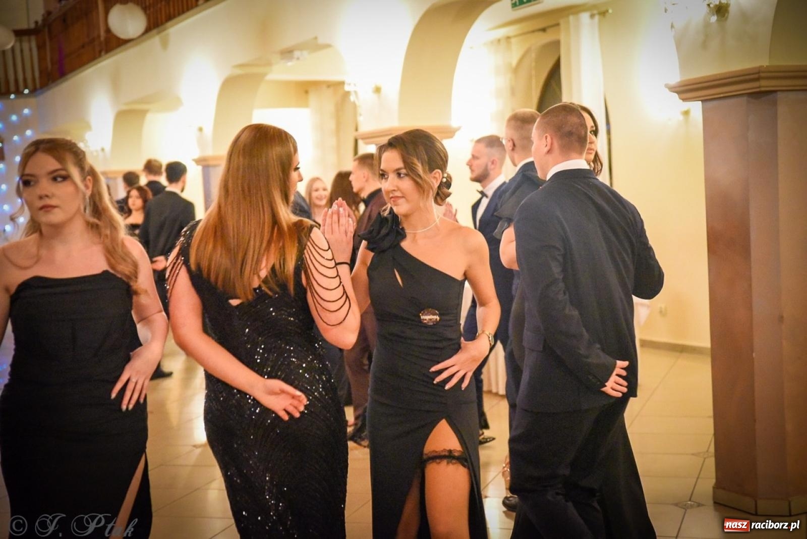 Zdjęcie w galerii na portalu naszraciborz.pl: Studniówka raciborskiego Ekonomika na bis! [FOTO i WIDEO] wiadomości z regionu