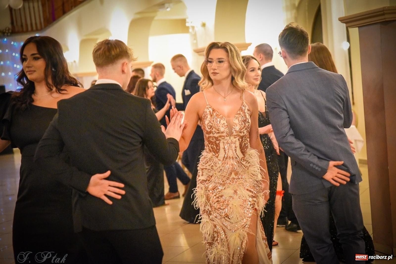 Zdjęcie w galerii na portalu naszraciborz.pl: Studniówka raciborskiego Ekonomika na bis! [FOTO i WIDEO] wiadomości z regionu