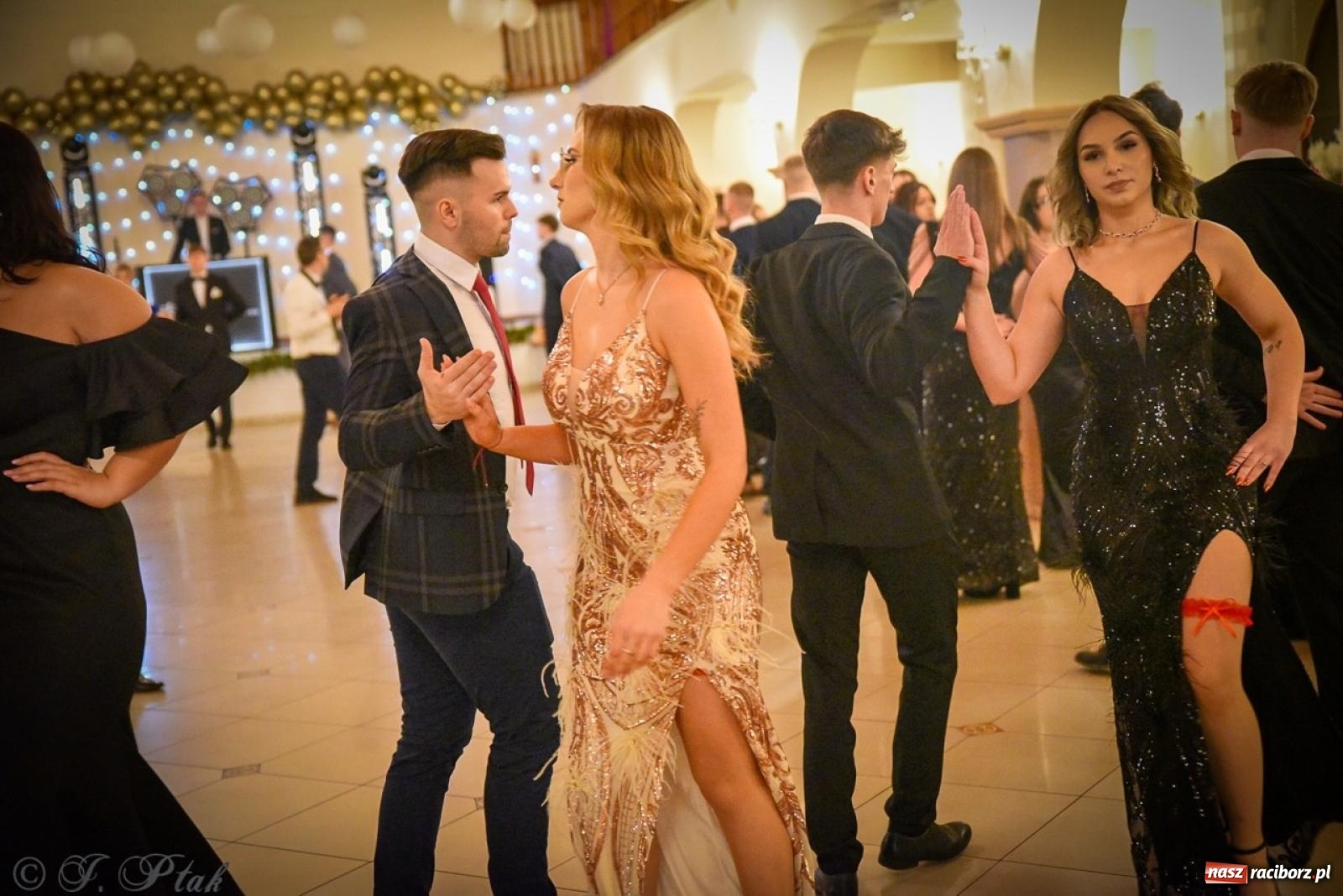 Zdjęcie w galerii na portalu naszraciborz.pl: Studniówka raciborskiego Ekonomika na bis! [FOTO i WIDEO] wiadomości z regionu