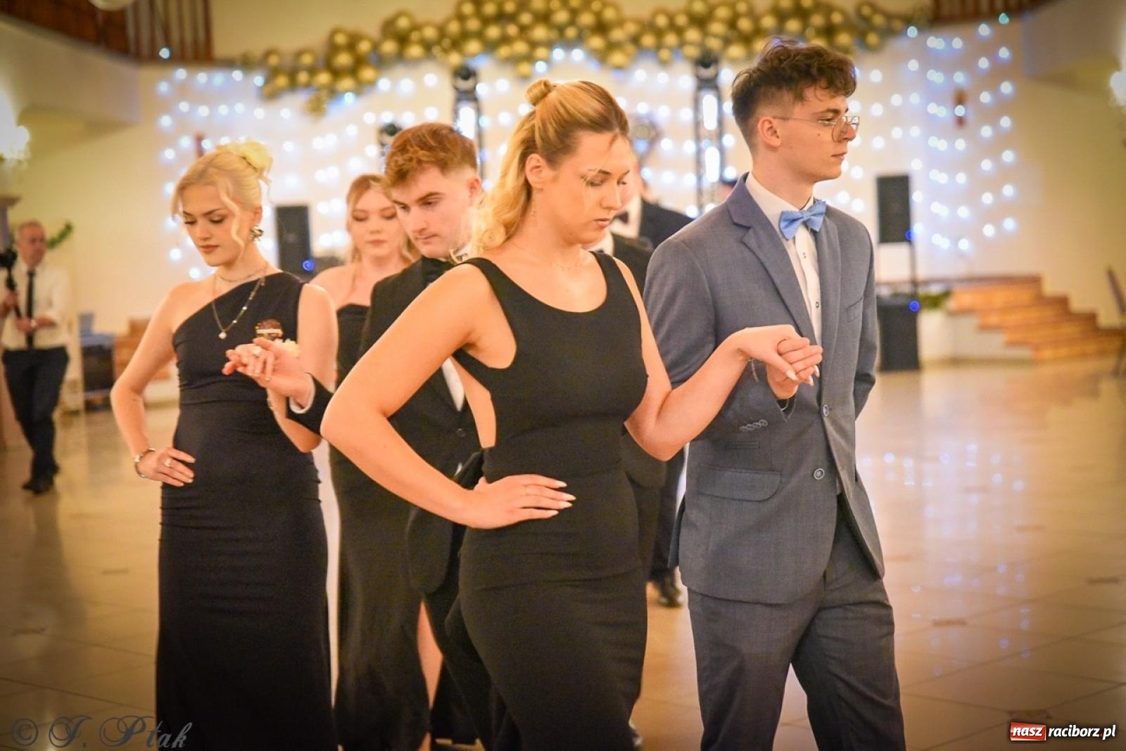 Zdjęcie w galerii na portalu naszraciborz.pl: Studniówka raciborskiego Ekonomika na bis! [FOTO i WIDEO] wiadomości z regionu