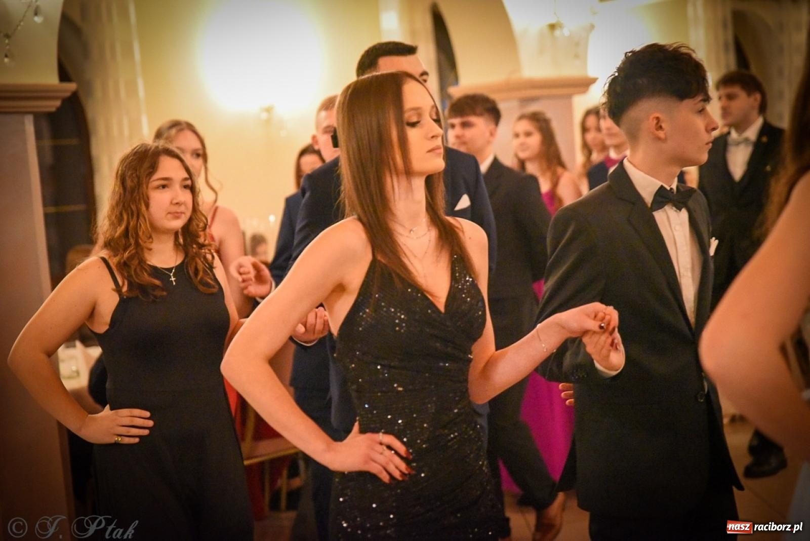 Zdjęcie w galerii na portalu naszraciborz.pl: Studniówka raciborskiego Ekonomika na bis! [FOTO i WIDEO] wiadomości z regionu