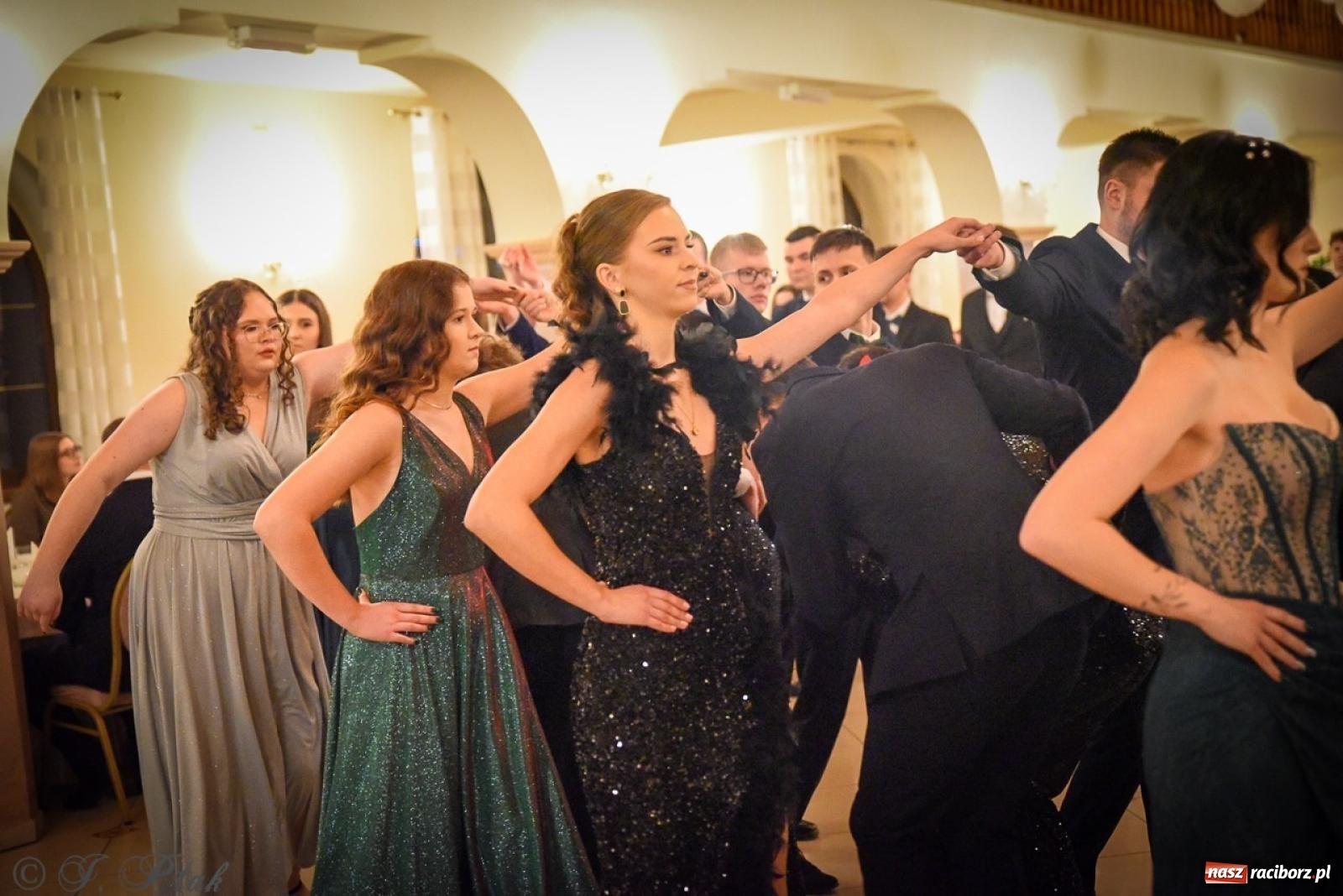 Zdjęcie w galerii na portalu naszraciborz.pl: Studniówka raciborskiego Ekonomika na bis! [FOTO i WIDEO] wiadomości z regionu