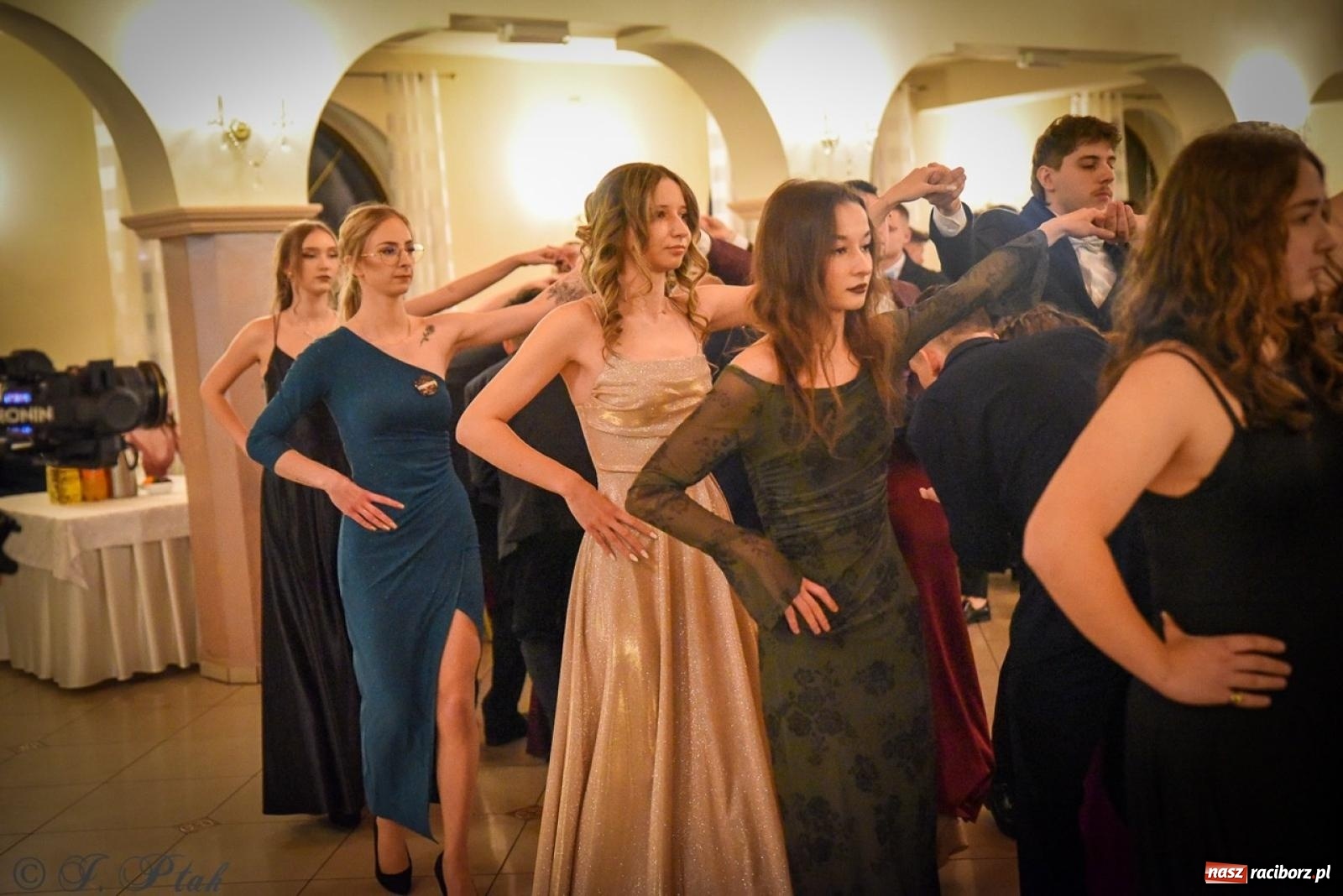 Zdjęcie w galerii na portalu naszraciborz.pl: Studniówka raciborskiego Ekonomika na bis! [FOTO i WIDEO] wiadomości z regionu