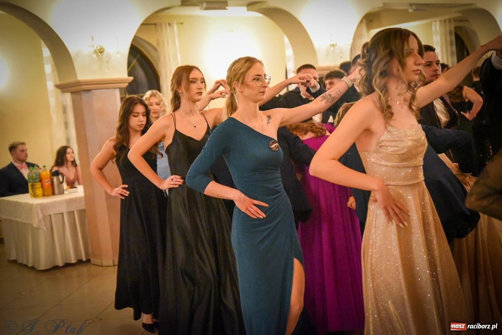 Zdjęcie w galerii na portalu naszraciborz.pl: Studniówka raciborskiego Ekonomika na bis! [FOTO i WIDEO] wiadomości z regionu