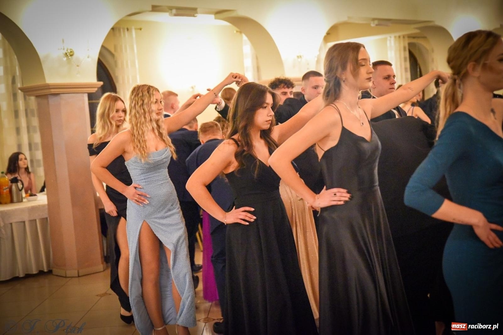 Zdjęcie w galerii na portalu naszraciborz.pl: Studniówka raciborskiego Ekonomika na bis! [FOTO i WIDEO] wiadomości z regionu