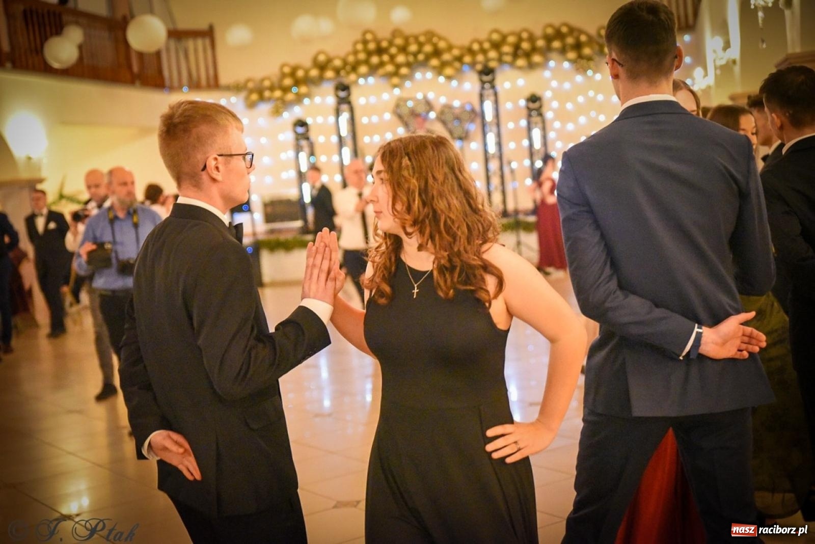 Zdjęcie w galerii na portalu naszraciborz.pl: Studniówka raciborskiego Ekonomika na bis! [FOTO i WIDEO] wiadomości z regionu