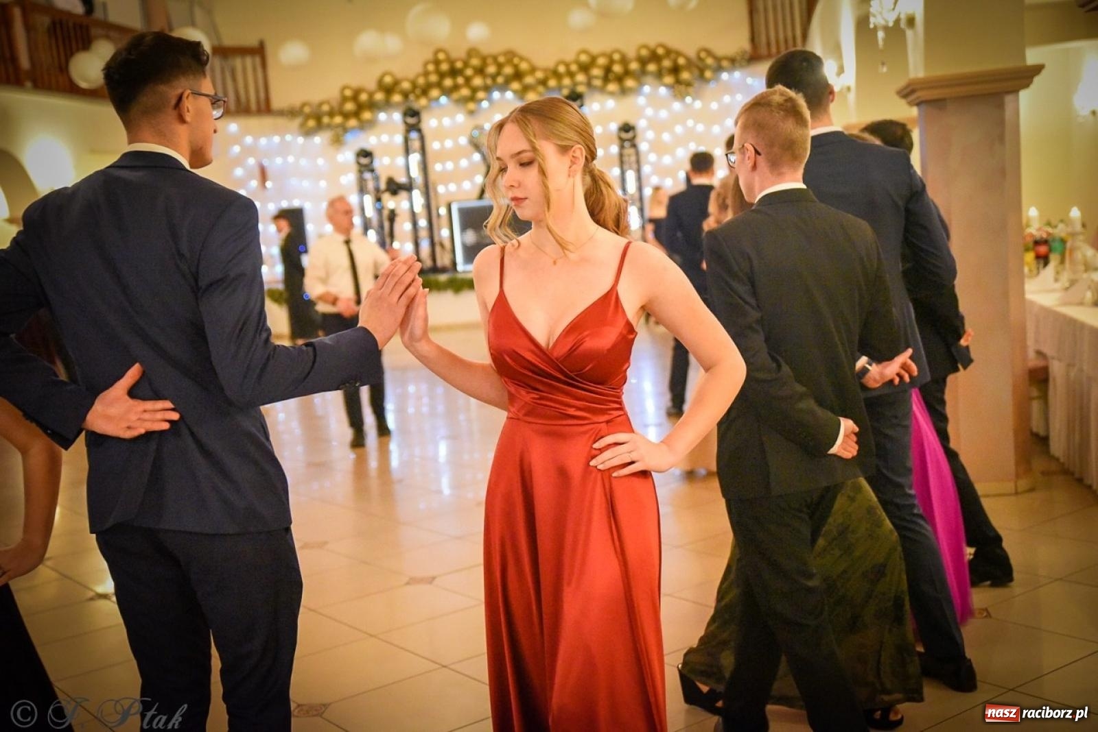 Zdjęcie w galerii na portalu naszraciborz.pl: Studniówka raciborskiego Ekonomika na bis! [FOTO i WIDEO] wiadomości z regionu