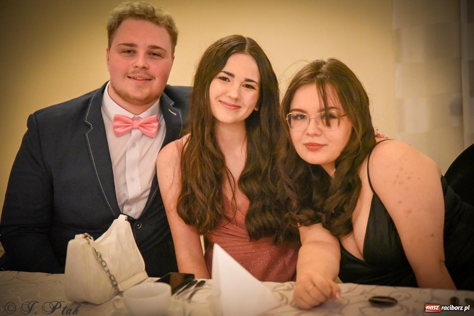 Zdjęcie w galerii na portalu naszraciborz.pl: Studniówka raciborskiego Ekonomika na bis! [FOTO i WIDEO] wiadomości z regionu