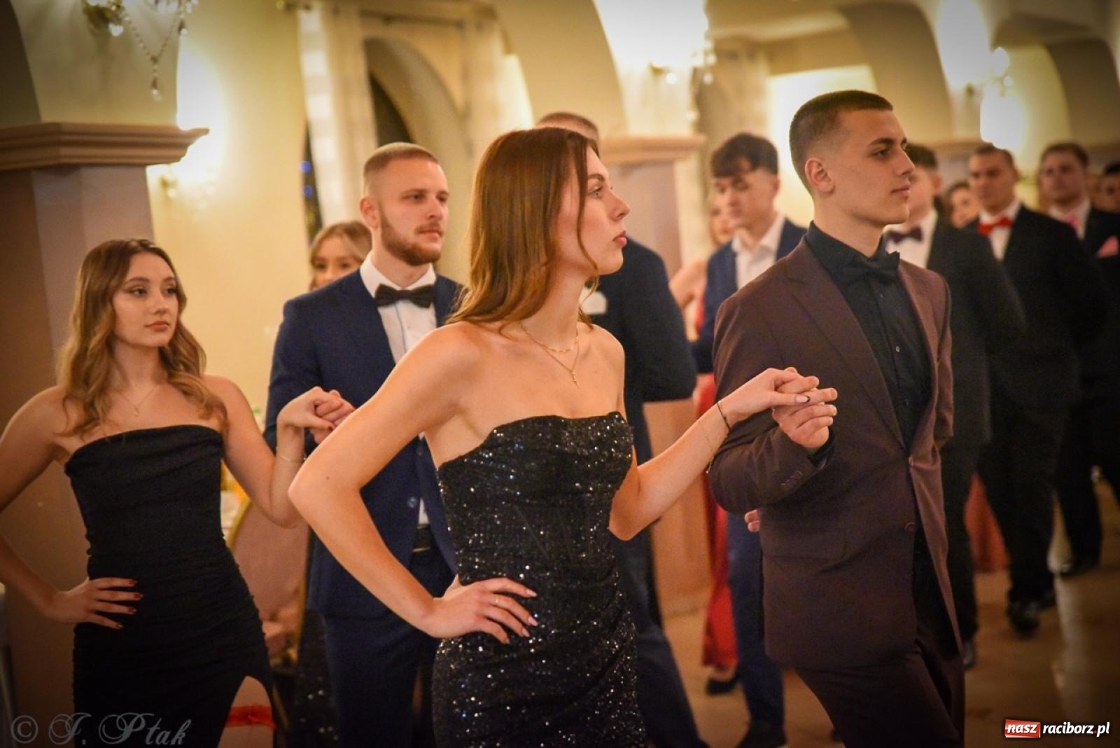 Zdjęcie w galerii na portalu naszraciborz.pl: Studniówka raciborskiego Ekonomika na bis! [FOTO i WIDEO] wiadomości z regionu