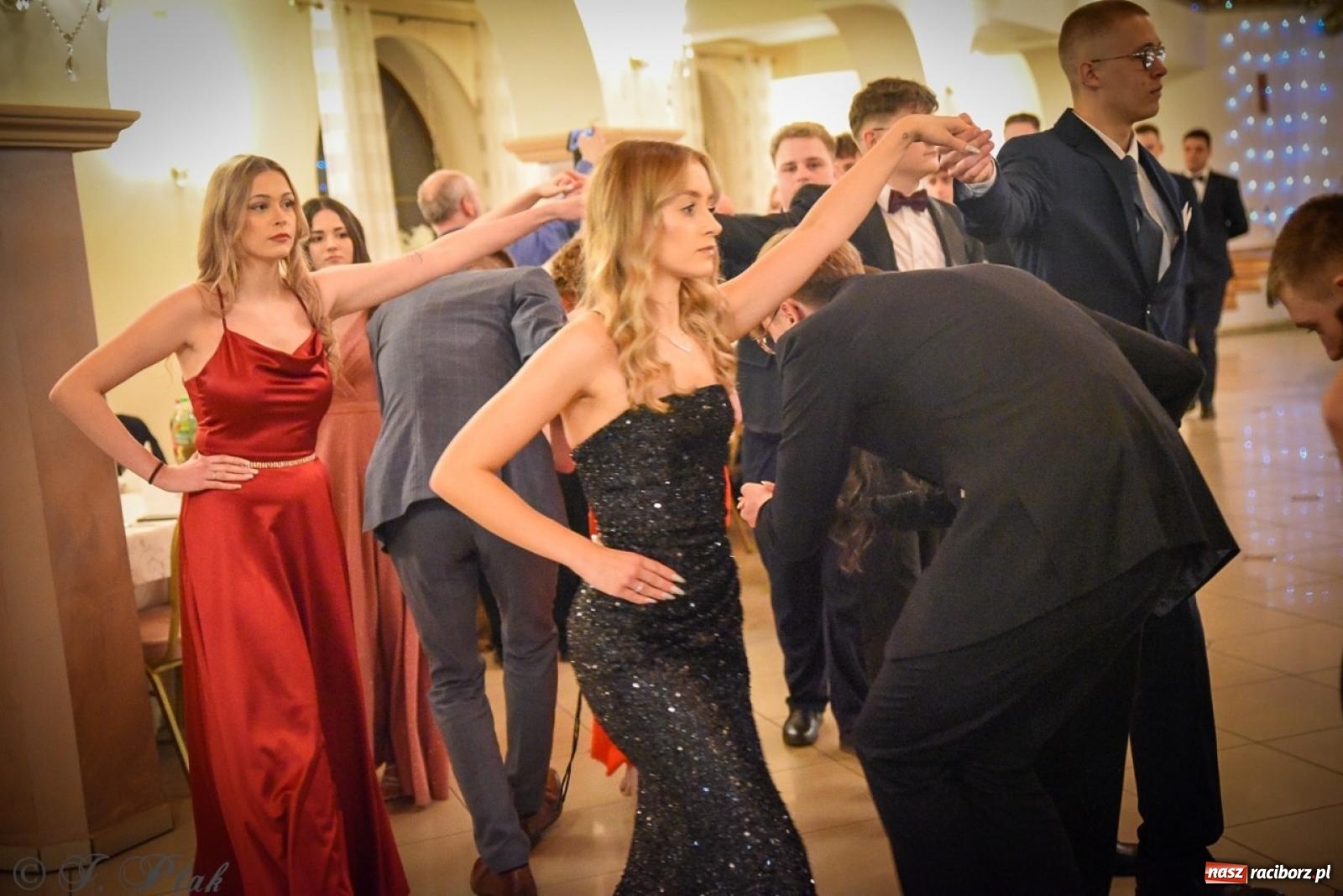 Zdjęcie w galerii na portalu naszraciborz.pl: Studniówka raciborskiego Ekonomika na bis! [FOTO i WIDEO] wiadomości z regionu