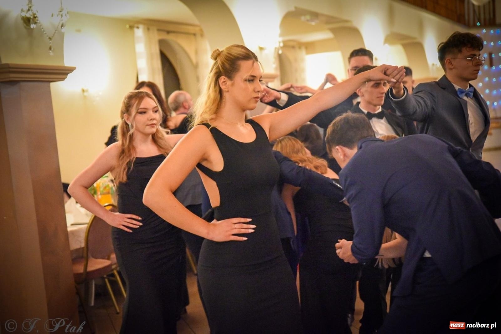 Zdjęcie w galerii na portalu naszraciborz.pl: Studniówka raciborskiego Ekonomika na bis! [FOTO i WIDEO] wiadomości z regionu