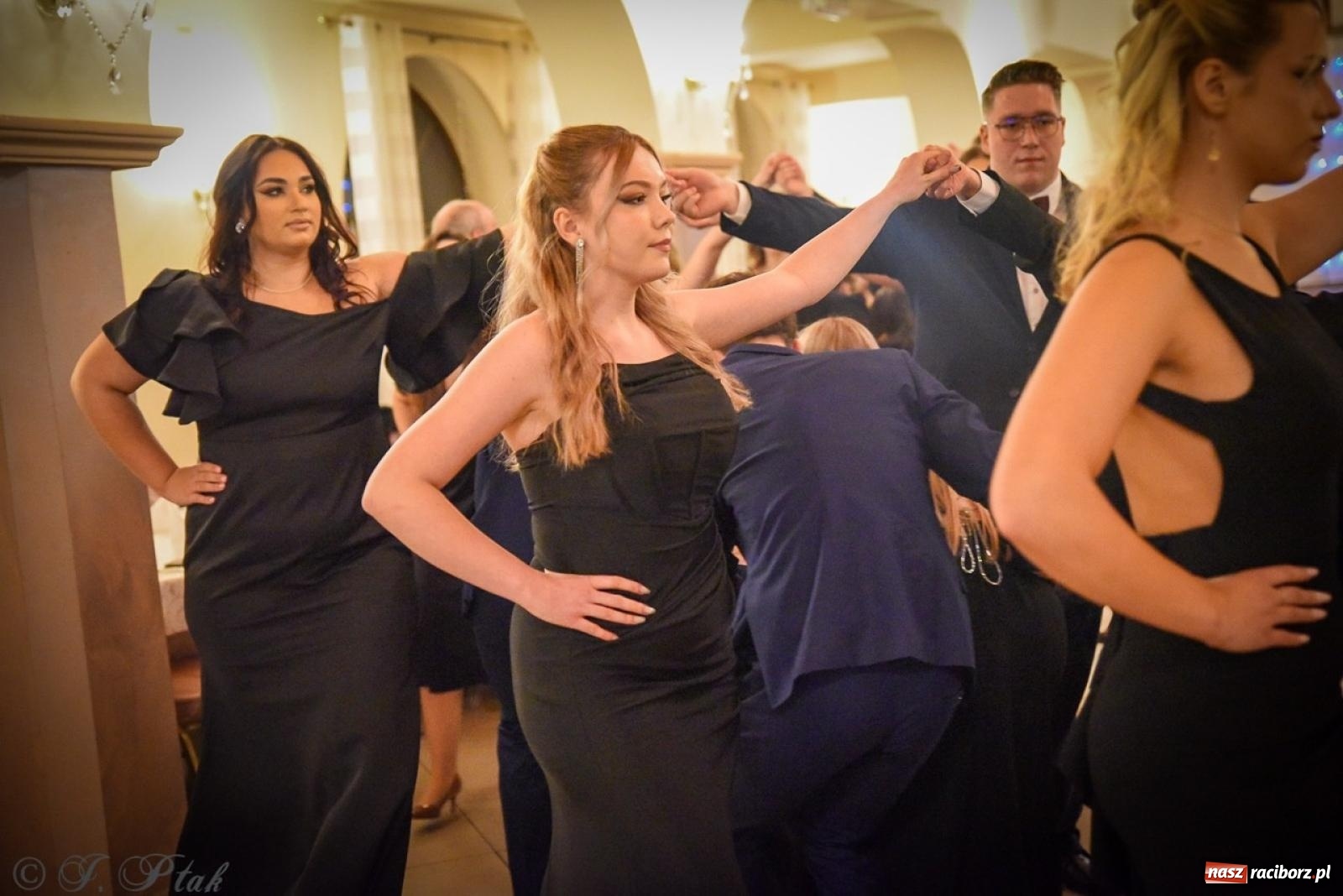 Zdjęcie w galerii na portalu naszraciborz.pl: Studniówka raciborskiego Ekonomika na bis! [FOTO i WIDEO] wiadomości z regionu