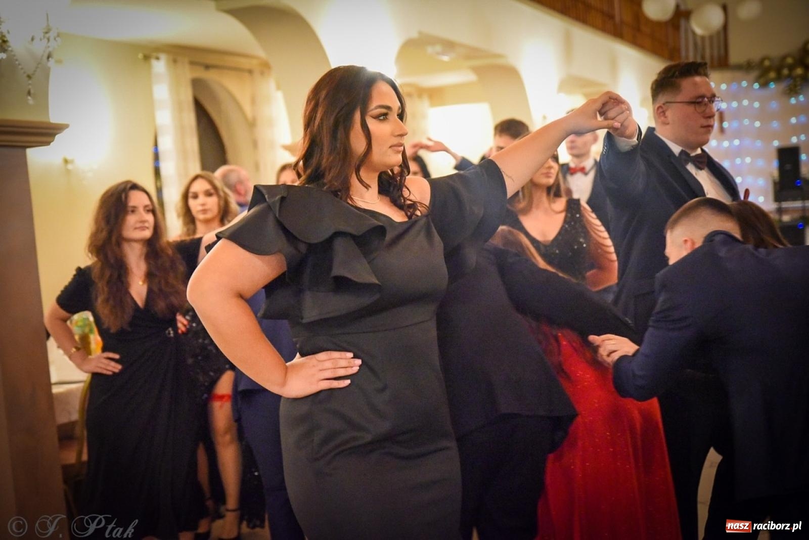 Zdjęcie w galerii na portalu naszraciborz.pl: Studniówka raciborskiego Ekonomika na bis! [FOTO i WIDEO] wiadomości z regionu