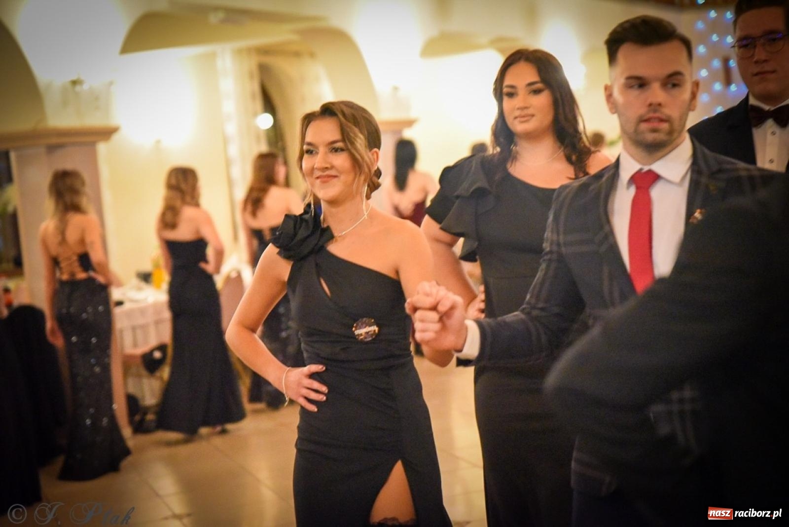 Zdjęcie w galerii na portalu naszraciborz.pl: Studniówka raciborskiego Ekonomika na bis! [FOTO i WIDEO] wiadomości z regionu