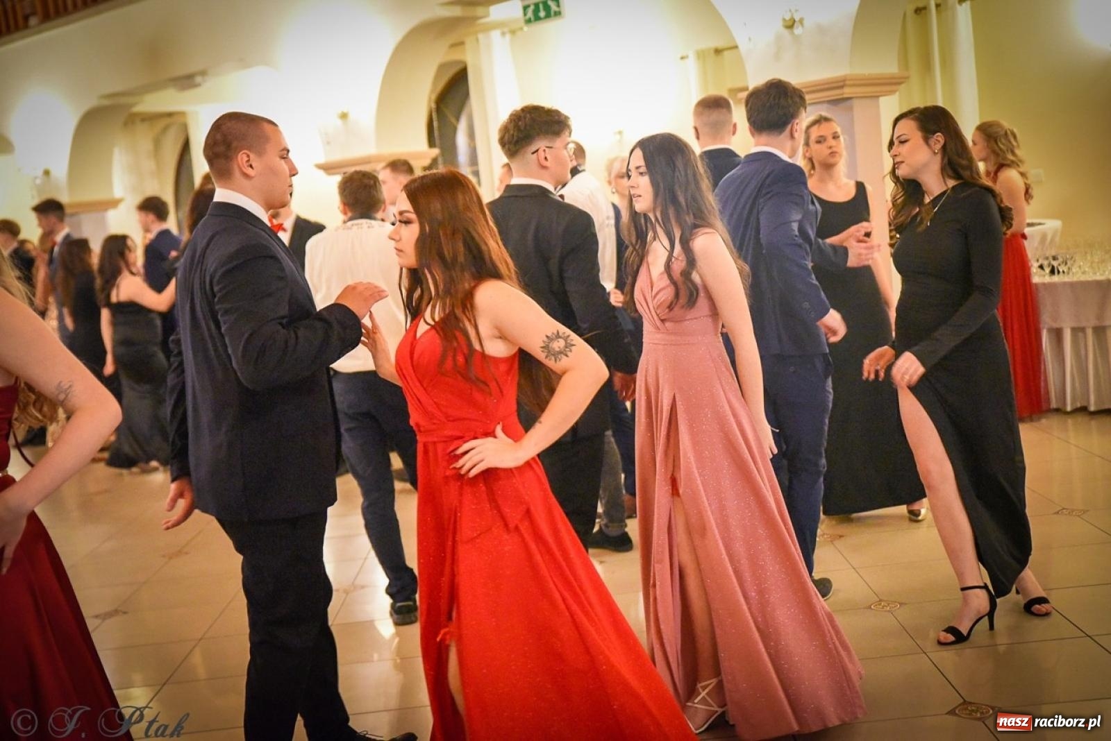 Zdjęcie w galerii na portalu naszraciborz.pl: Studniówka raciborskiego Ekonomika na bis! [FOTO i WIDEO] wiadomości z regionu