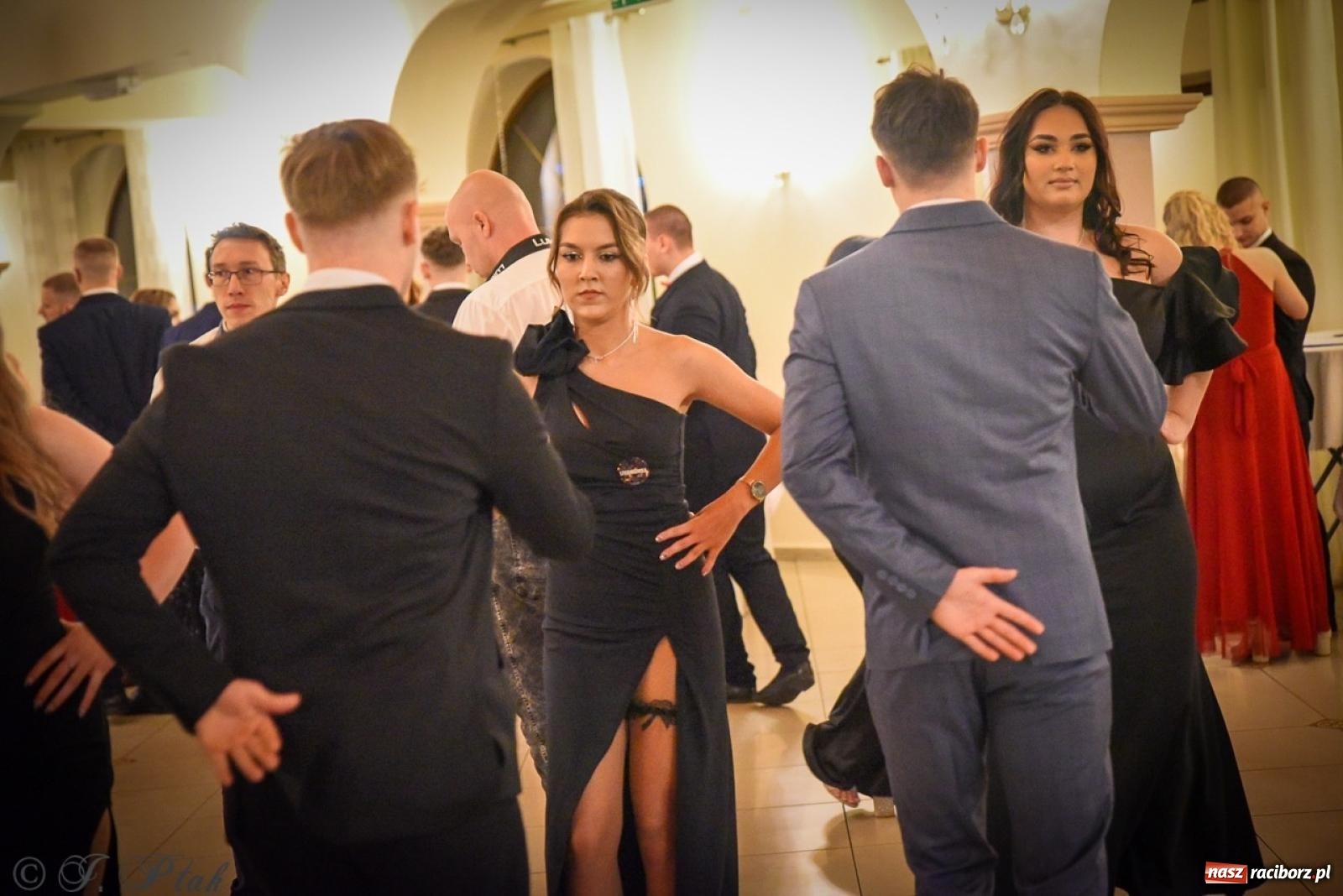 Zdjęcie w galerii na portalu naszraciborz.pl: Studniówka raciborskiego Ekonomika na bis! [FOTO i WIDEO] wiadomości z regionu