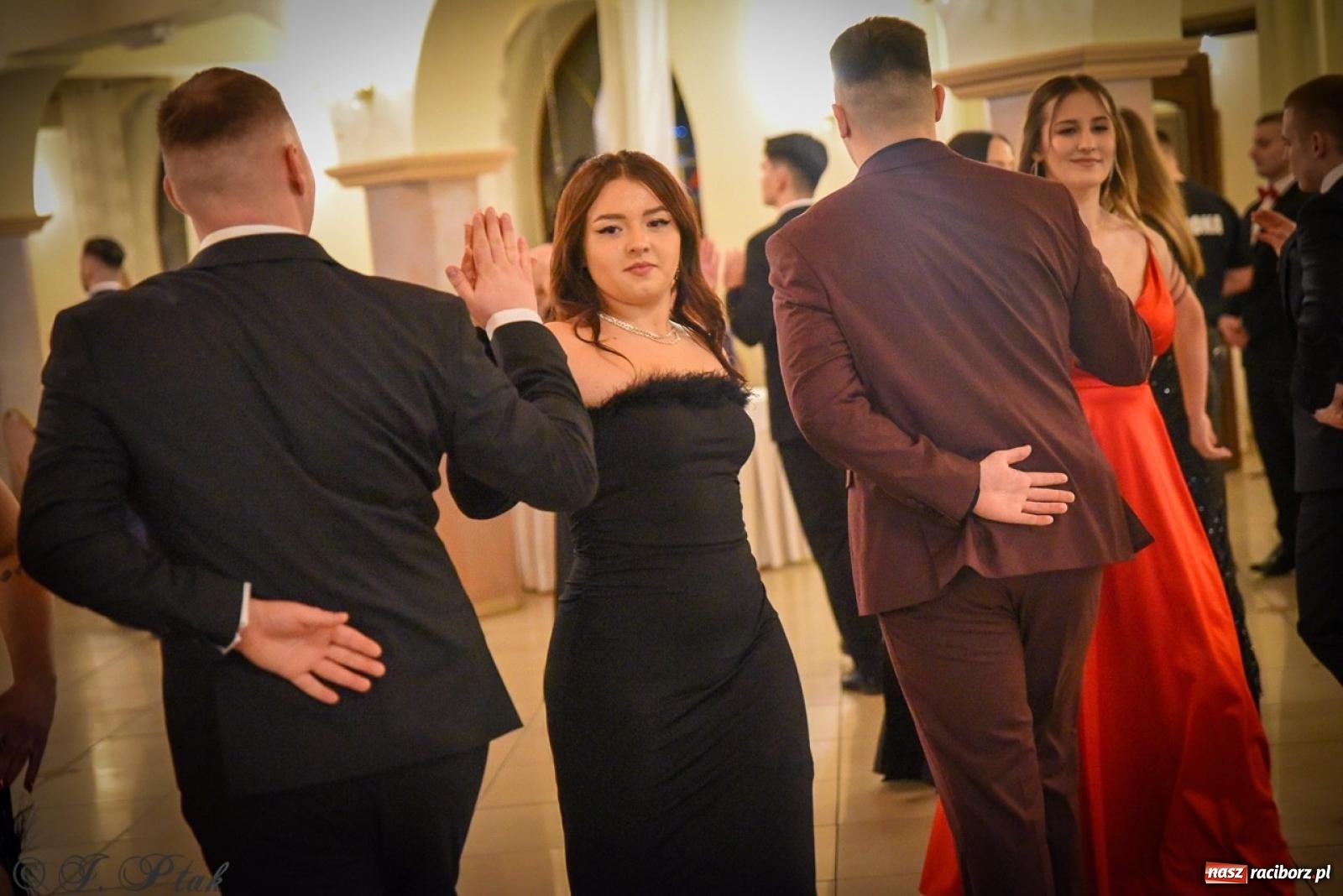 Zdjęcie w galerii na portalu naszraciborz.pl: Studniówka raciborskiego Ekonomika na bis! [FOTO i WIDEO] wiadomości z regionu