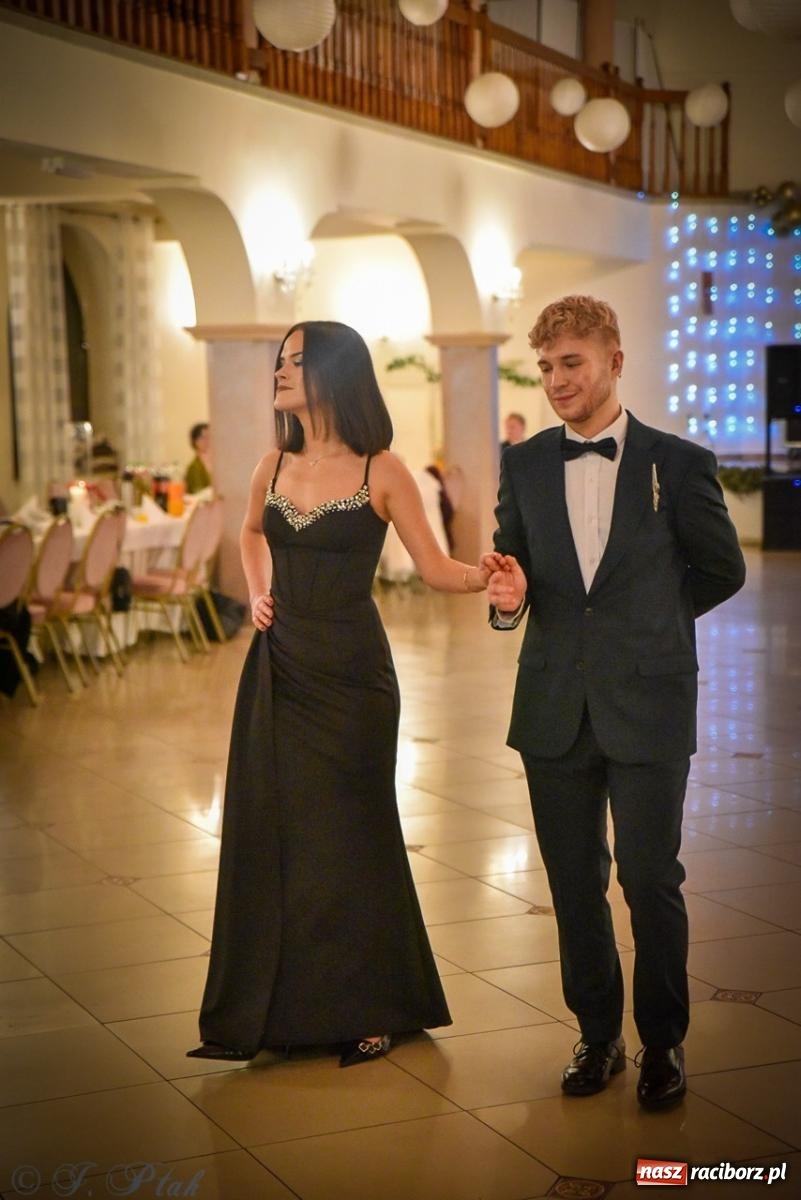 Zdjęcie w galerii na portalu naszraciborz.pl: Studniówka raciborskiego Ekonomika na bis! [FOTO i WIDEO] wiadomości z regionu