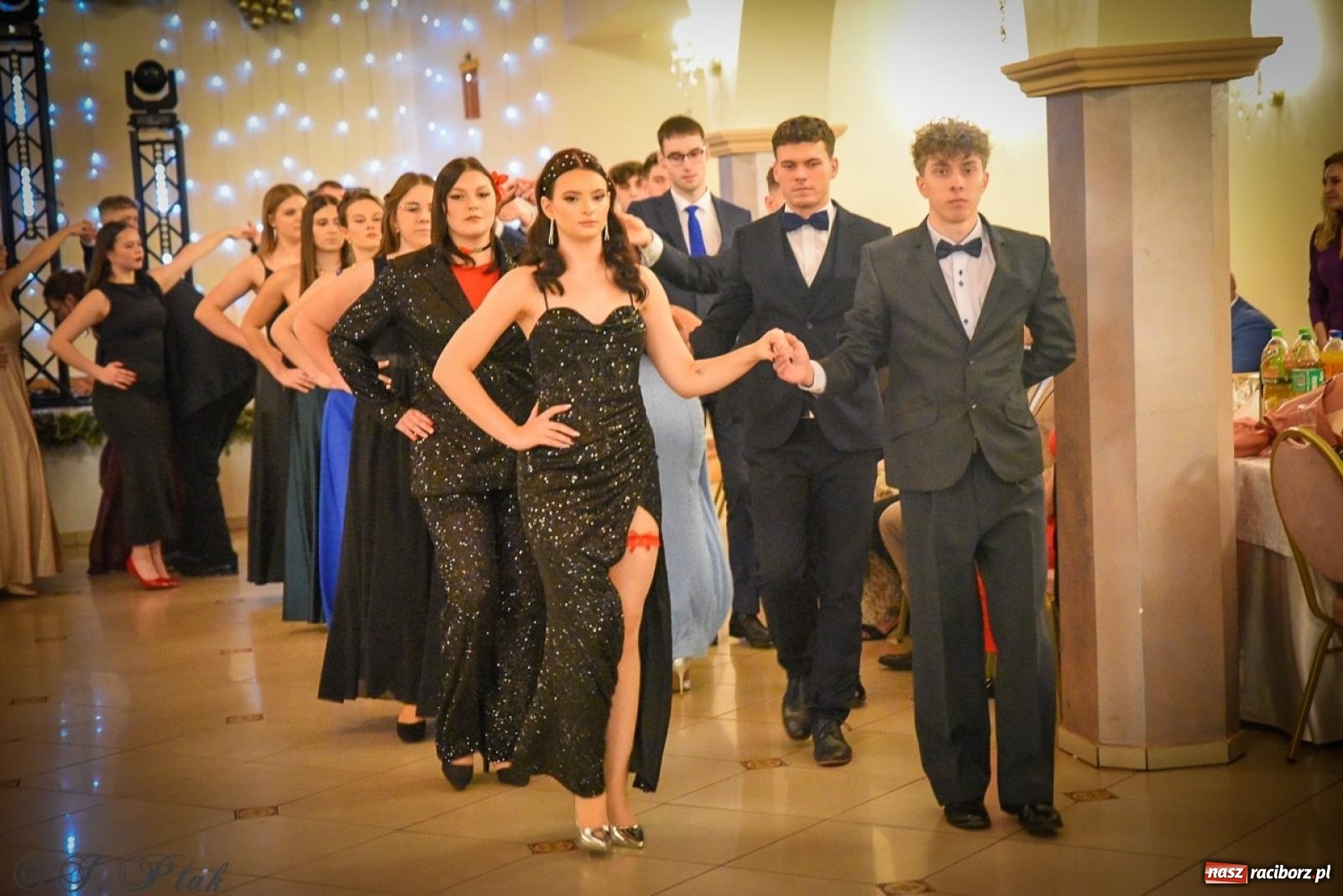 Zdjęcie w galerii na portalu naszraciborz.pl: Studniówka raciborskiego Ekonomika na bis! [FOTO i WIDEO] wiadomości z regionu