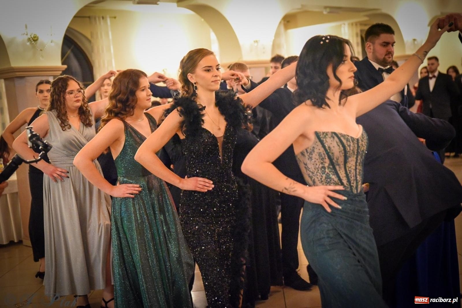 Zdjęcie w galerii na portalu naszraciborz.pl: Studniówka raciborskiego Ekonomika na bis! [FOTO i WIDEO] wiadomości z regionu