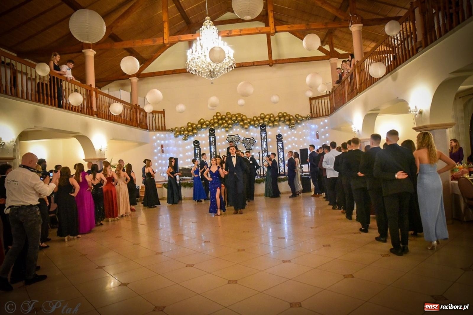 Zdjęcie w galerii na portalu naszraciborz.pl: Studniówka raciborskiego Ekonomika na bis! [FOTO i WIDEO] wiadomości z regionu