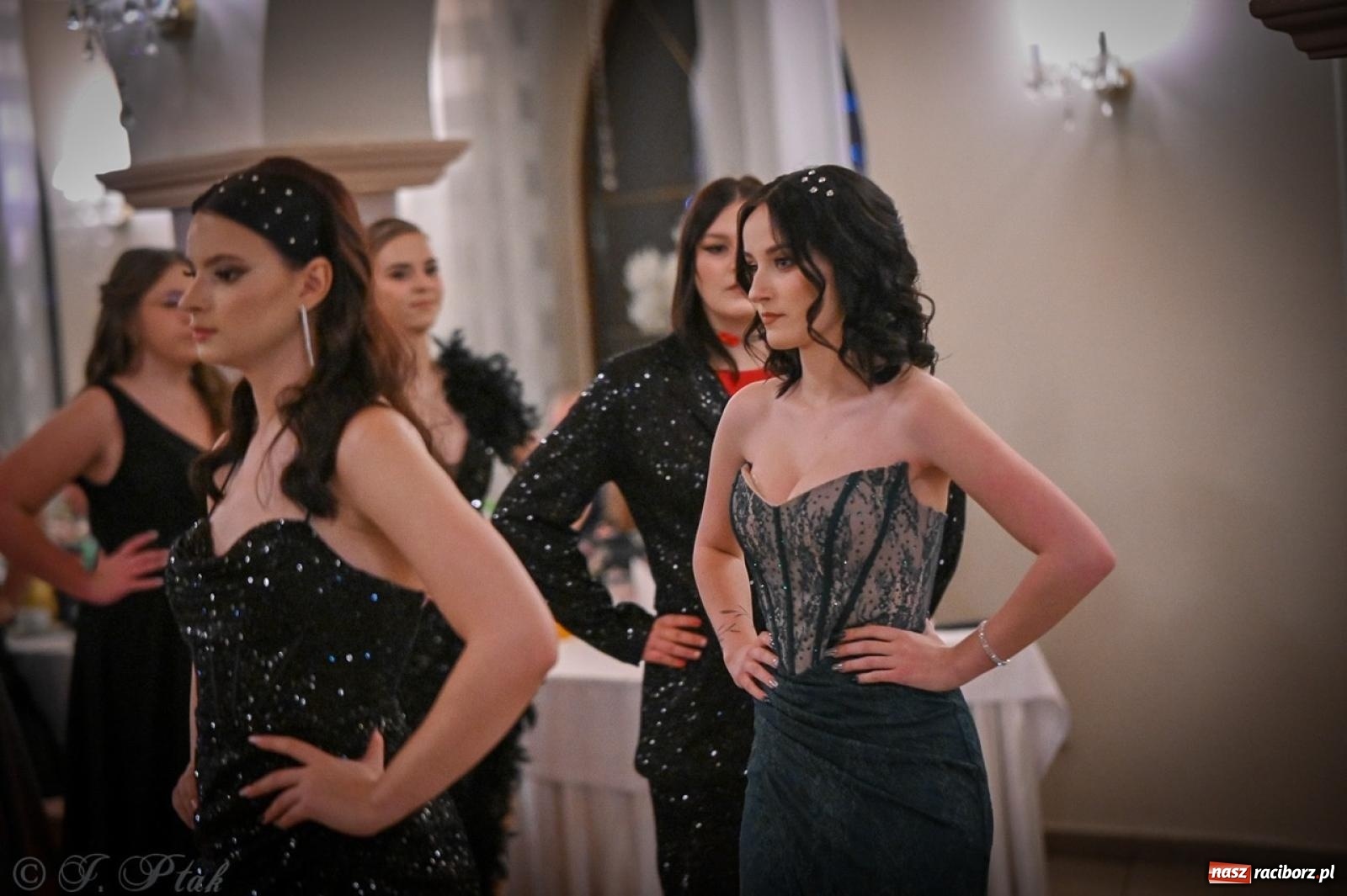 Zdjęcie w galerii na portalu naszraciborz.pl: Studniówka raciborskiego Ekonomika na bis! [FOTO i WIDEO] wiadomości z regionu