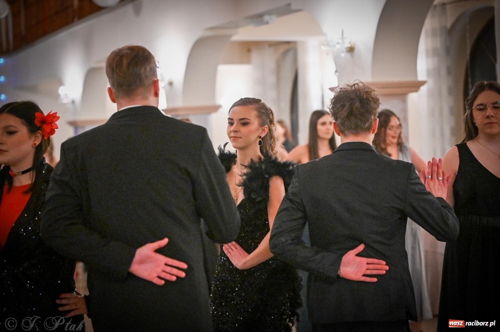 Zdjęcie w galerii na portalu naszraciborz.pl: Studniówka raciborskiego Ekonomika na bis! [FOTO i WIDEO] wiadomości z regionu