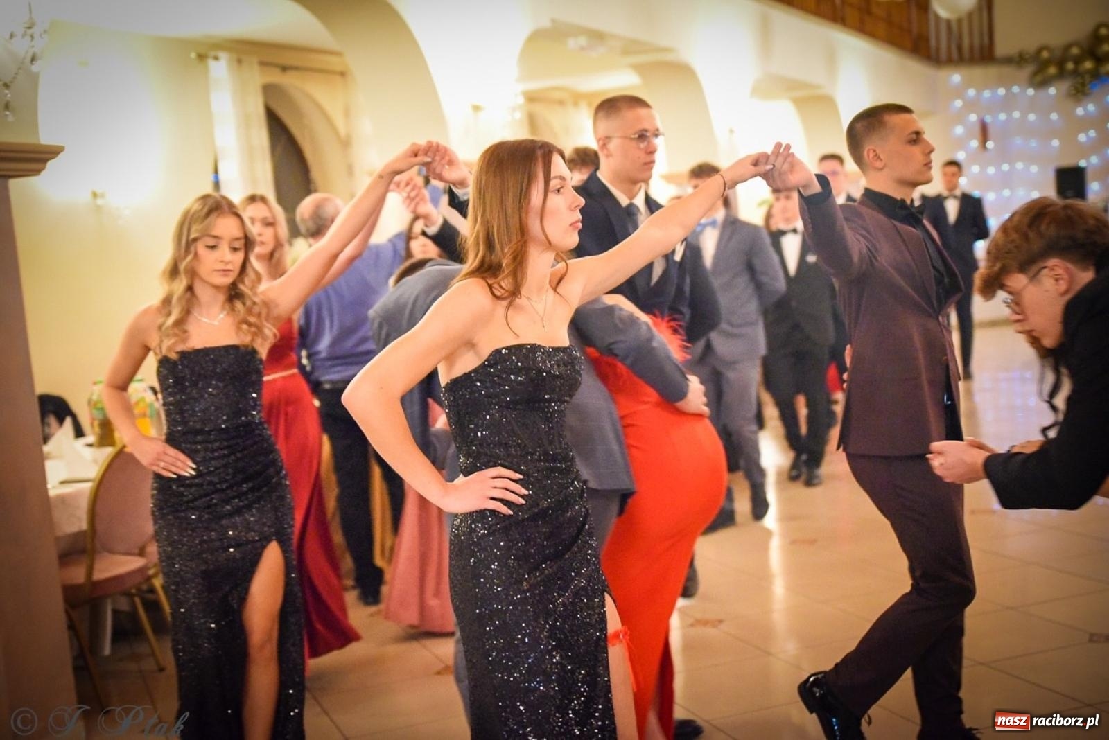 Zdjęcie w galerii na portalu naszraciborz.pl: Studniówka raciborskiego Ekonomika na bis! [FOTO i WIDEO] wiadomości z regionu