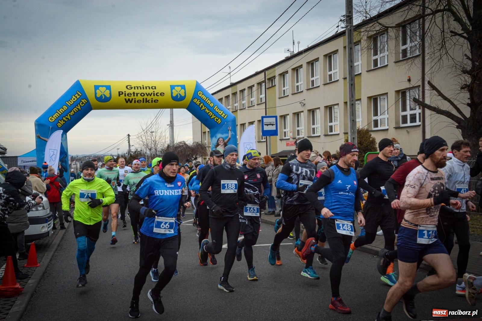 Zdjęcie w galerii na portalu naszraciborz.pl: IX Eko Cross po Ziemi Pietrowickiej: Piotr Pałka zwycięzcą biegu na 10 km wiadomości z regionu