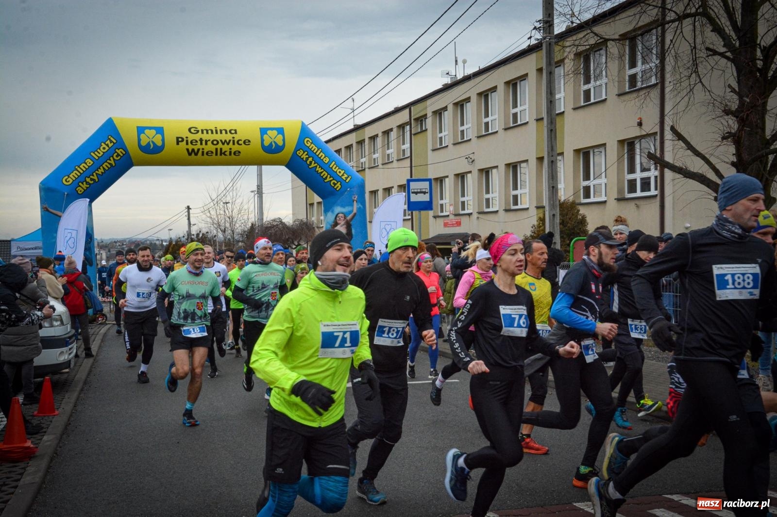 Zdjęcie w galerii na portalu naszraciborz.pl: IX Eko Cross po Ziemi Pietrowickiej: Piotr Pałka zwycięzcą biegu na 10 km wiadomości z regionu