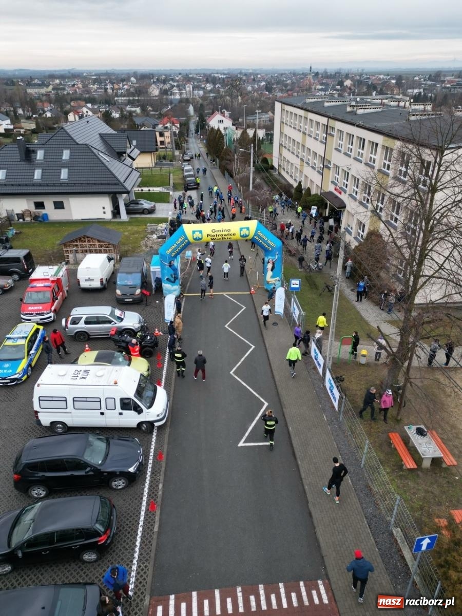 Zdjęcie w galerii na portalu naszraciborz.pl: IX Eko Cross po Ziemi Pietrowickiej: Piotr Pałka zwycięzcą biegu na 10 km wiadomości z regionu