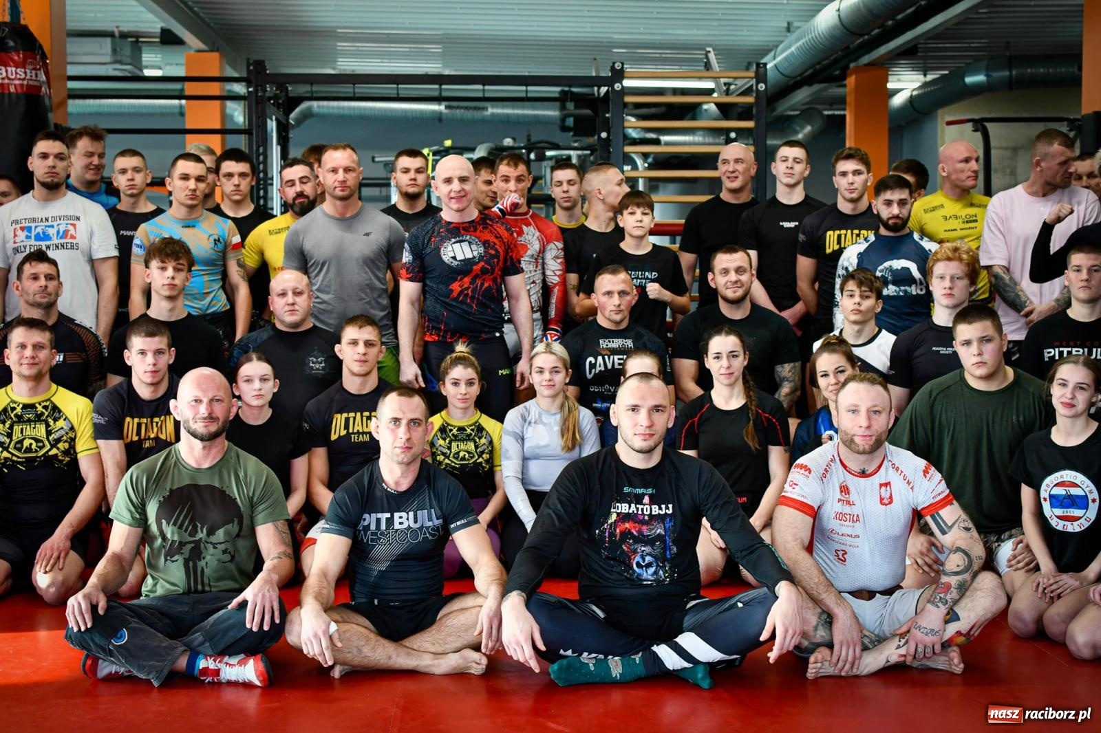 Zdjęcie w galerii na portalu naszraciborz.pl: Sparing charytatywny w Brooklyn Gym w Raciborzu wiadomości z regionu