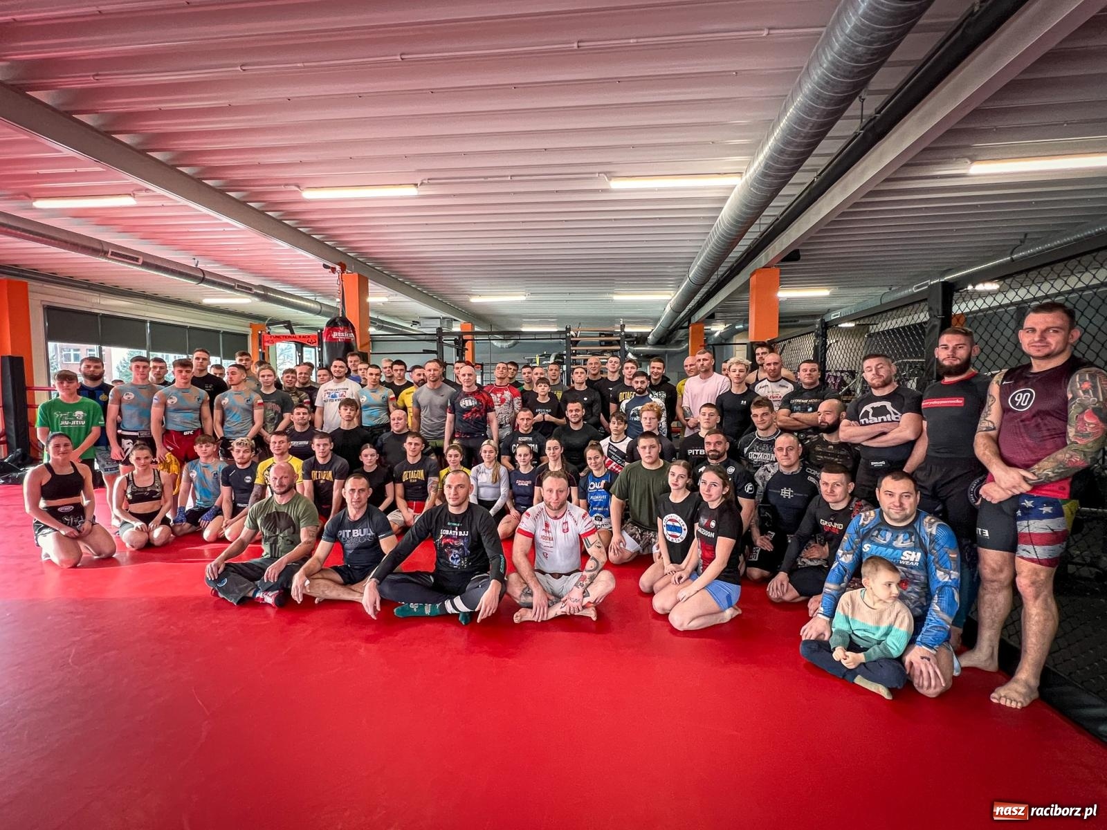 Zdjęcie w galerii na portalu naszraciborz.pl: Sparing charytatywny w Brooklyn Gym w Raciborzu wiadomości z regionu