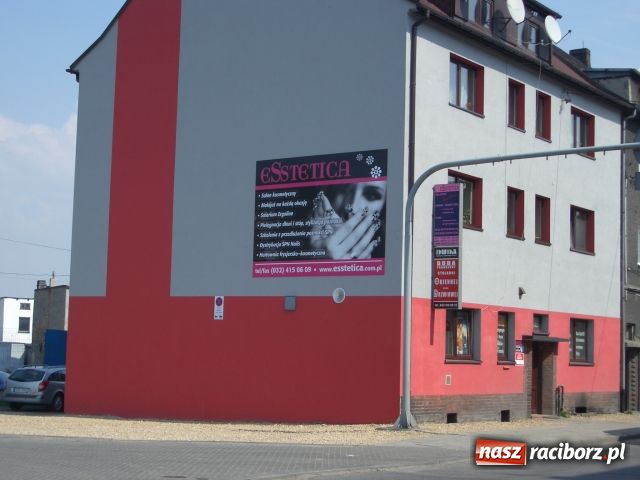 Zdjęcie w galerii na portalu naszraciborz.pl: Paznokcie i makijaż idealne na wiosnę wiadomości z regionu