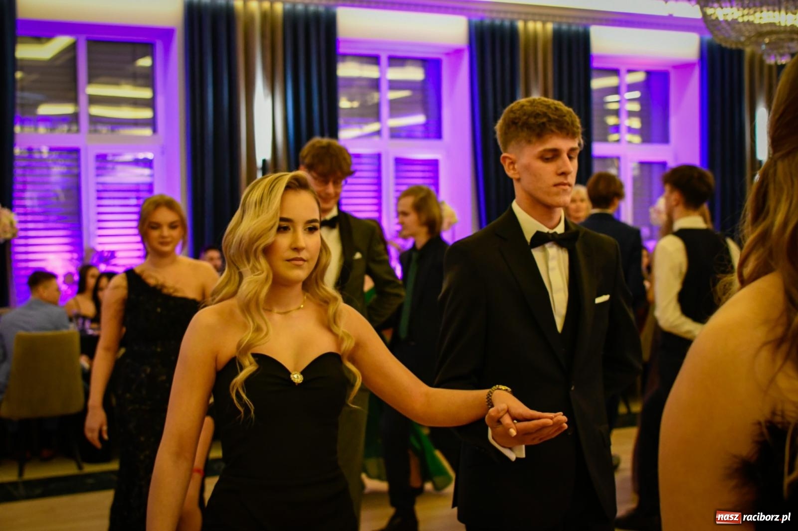 Zdjęcie w galerii na portalu naszraciborz.pl: Studniówka CKZiU nr 1: jubileuszowy rocznik bawi się w Rege [FOTO i WIDEO] wiadomości z regionu