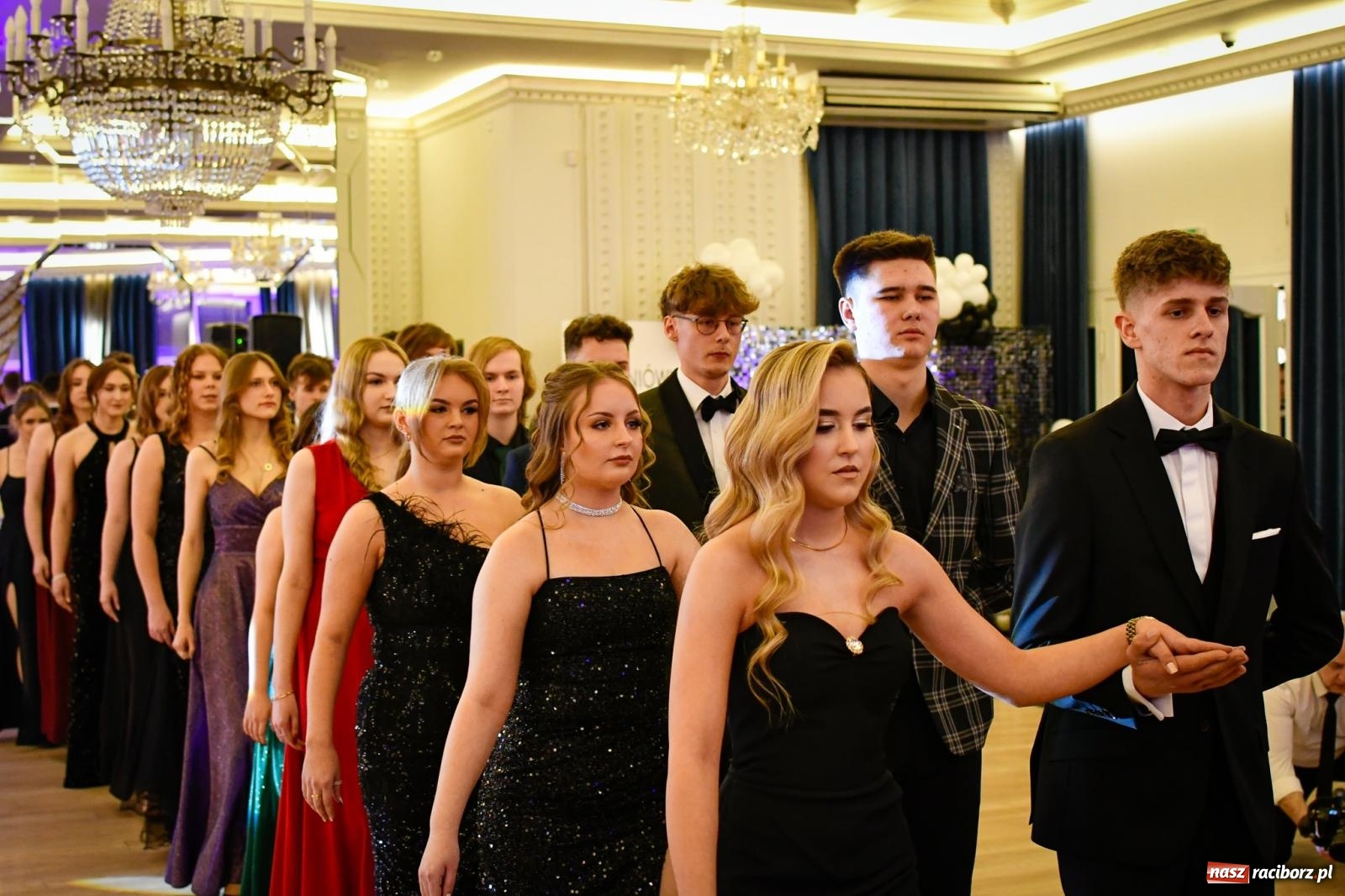 Zdjęcie w galerii na portalu naszraciborz.pl: Studniówka CKZiU nr 1: jubileuszowy rocznik bawi się w Rege [FOTO i WIDEO] wiadomości z regionu