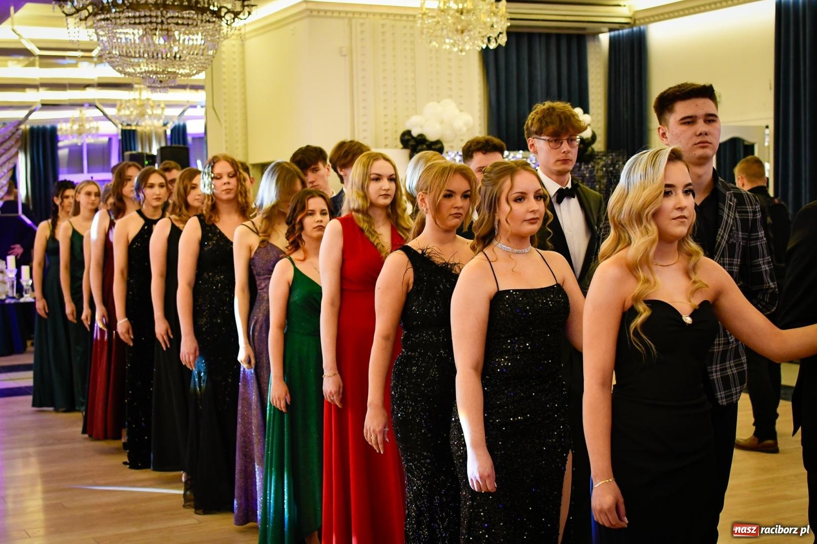 Zdjęcie w galerii na portalu naszraciborz.pl: Studniówka CKZiU nr 1: jubileuszowy rocznik bawi się w Rege [FOTO i WIDEO] wiadomości z regionu