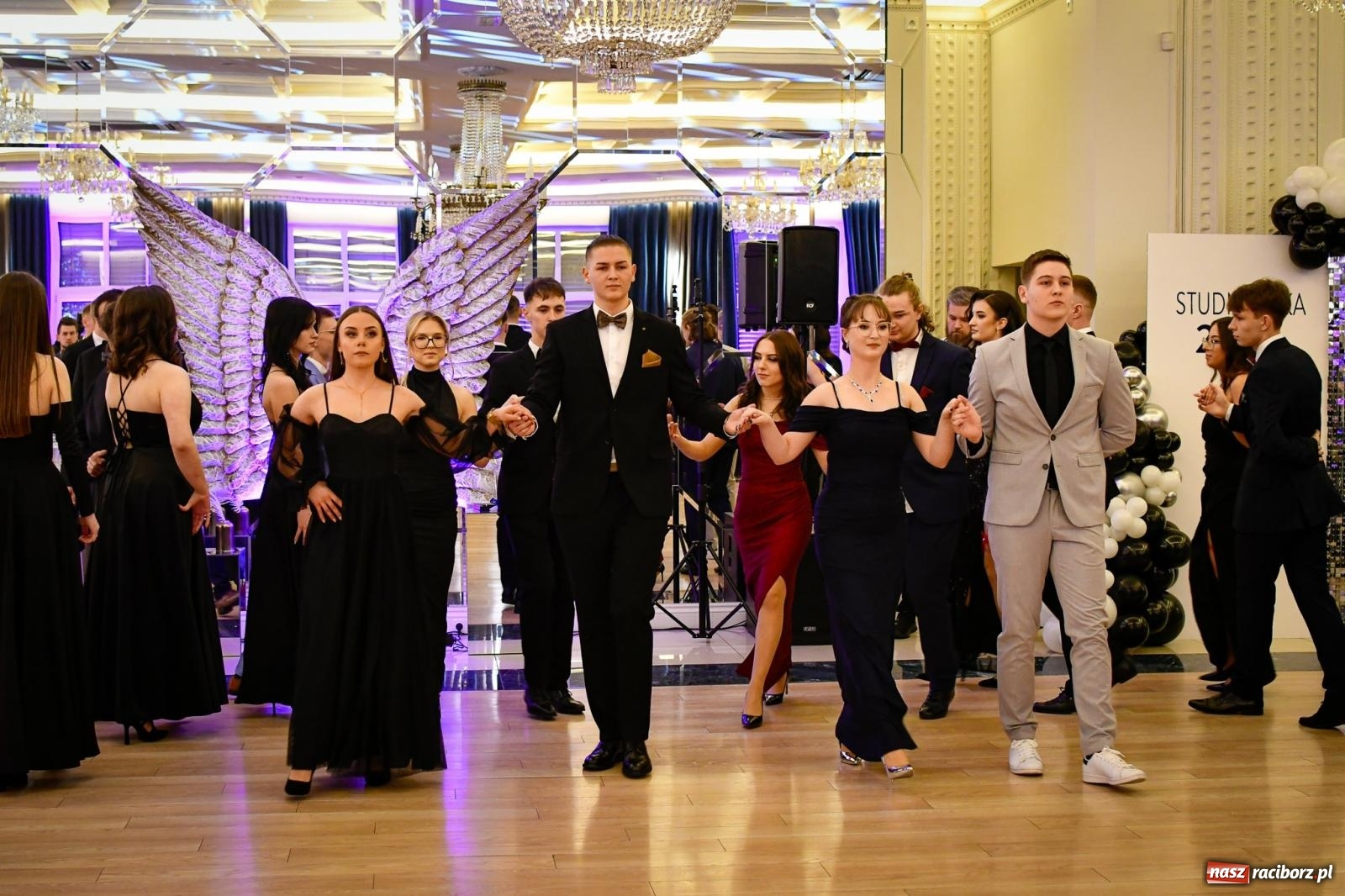 Zdjęcie w galerii na portalu naszraciborz.pl: Studniówka CKZiU nr 1: jubileuszowy rocznik bawi się w Rege [FOTO i WIDEO] wiadomości z regionu