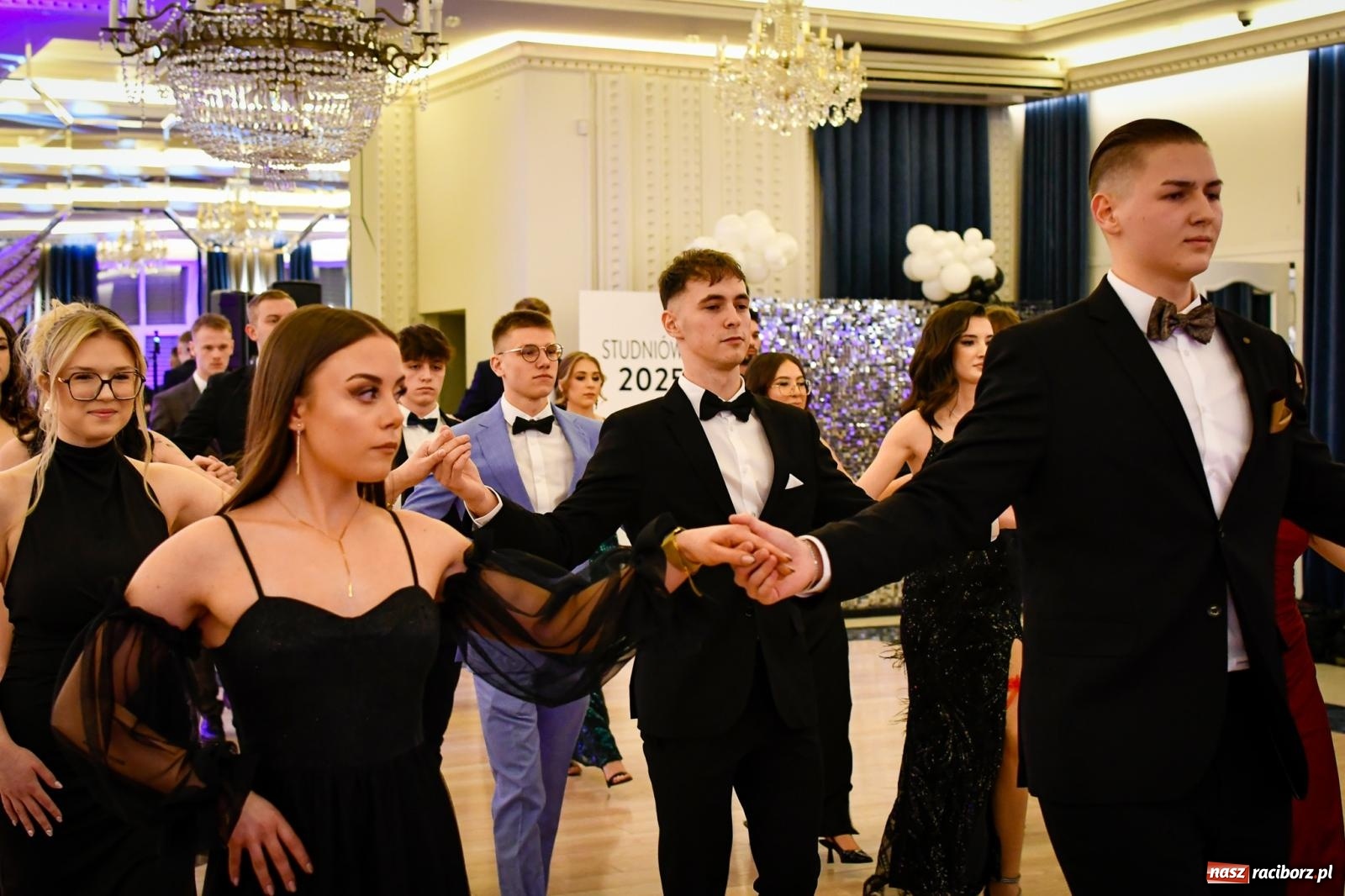 Zdjęcie w galerii na portalu naszraciborz.pl: Studniówka CKZiU nr 1: jubileuszowy rocznik bawi się w Rege [FOTO i WIDEO] wiadomości z regionu