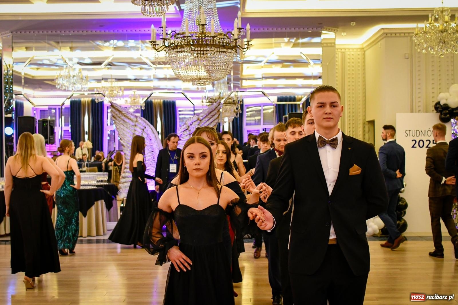 Zdjęcie w galerii na portalu naszraciborz.pl: Studniówka CKZiU nr 1: jubileuszowy rocznik bawi się w Rege [FOTO i WIDEO] wiadomości z regionu