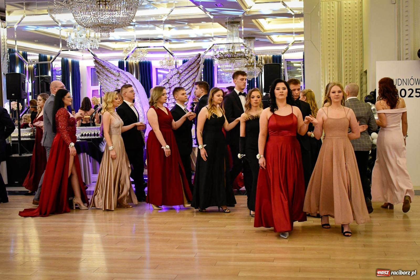 Zdjęcie w galerii na portalu naszraciborz.pl: Studniówka CKZiU nr 1: jubileuszowy rocznik bawi się w Rege [FOTO i WIDEO] wiadomości z regionu