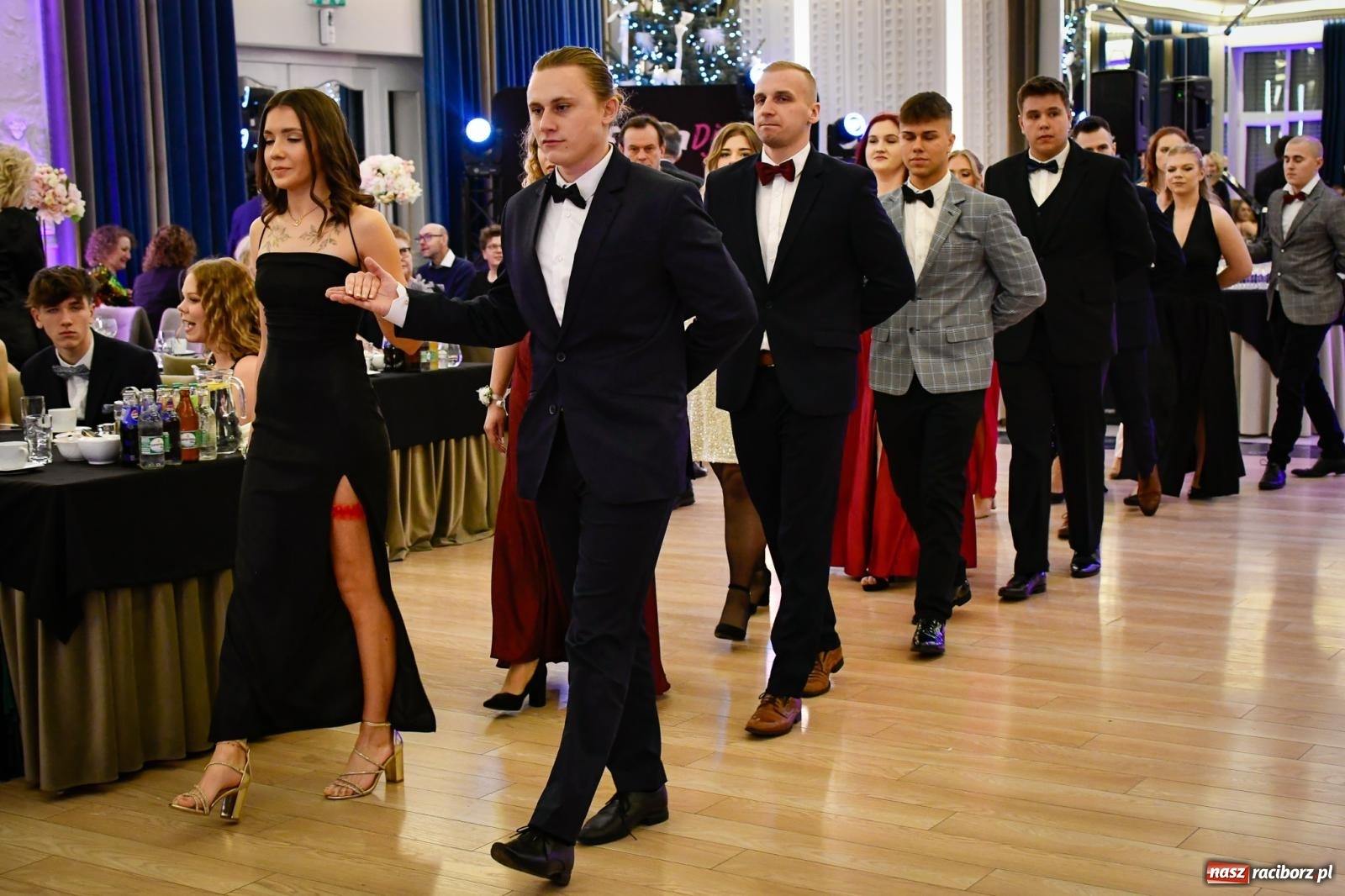 Zdjęcie w galerii na portalu naszraciborz.pl: Studniówka CKZiU nr 1: jubileuszowy rocznik bawi się w Rege [FOTO i WIDEO] wiadomości z regionu