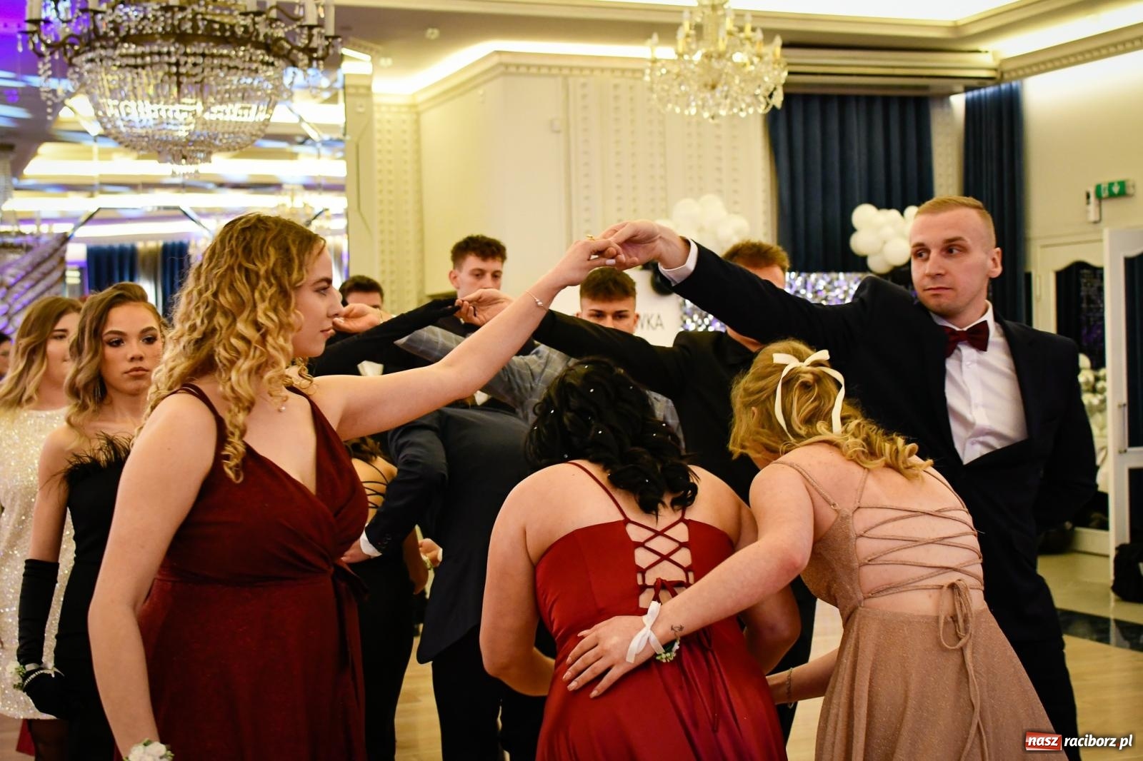 Zdjęcie w galerii na portalu naszraciborz.pl: Studniówka CKZiU nr 1: jubileuszowy rocznik bawi się w Rege [FOTO i WIDEO] wiadomości z regionu