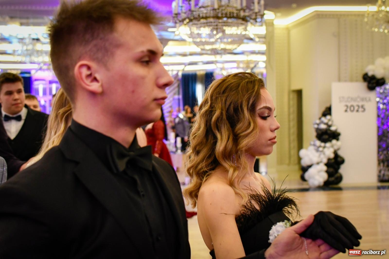 Zdjęcie w galerii na portalu naszraciborz.pl: Studniówka CKZiU nr 1: jubileuszowy rocznik bawi się w Rege [FOTO i WIDEO] wiadomości z regionu