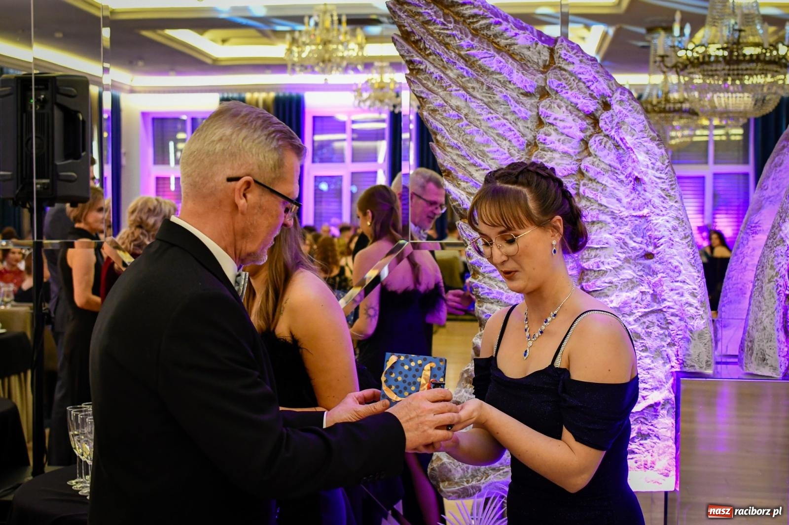 Zdjęcie w galerii na portalu naszraciborz.pl: Studniówka CKZiU nr 1: jubileuszowy rocznik bawi się w Rege [FOTO i WIDEO] wiadomości z regionu