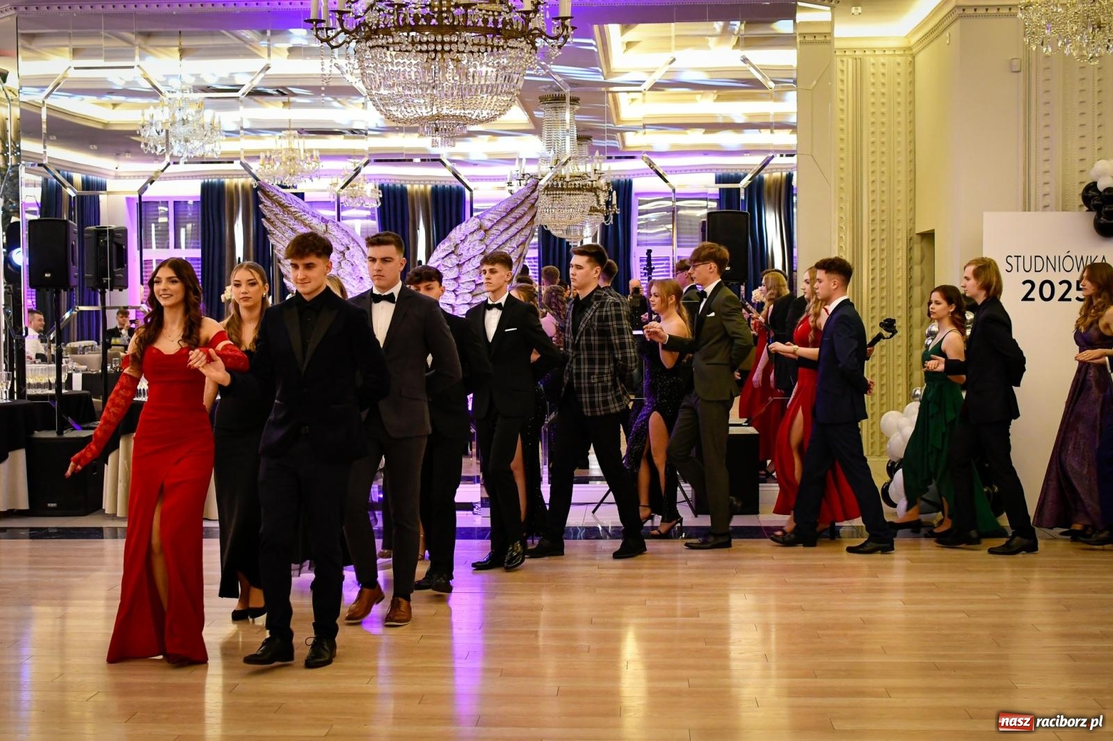 Zdjęcie w galerii na portalu naszraciborz.pl: Studniówka CKZiU nr 1: jubileuszowy rocznik bawi się w Rege [FOTO i WIDEO] wiadomości z regionu